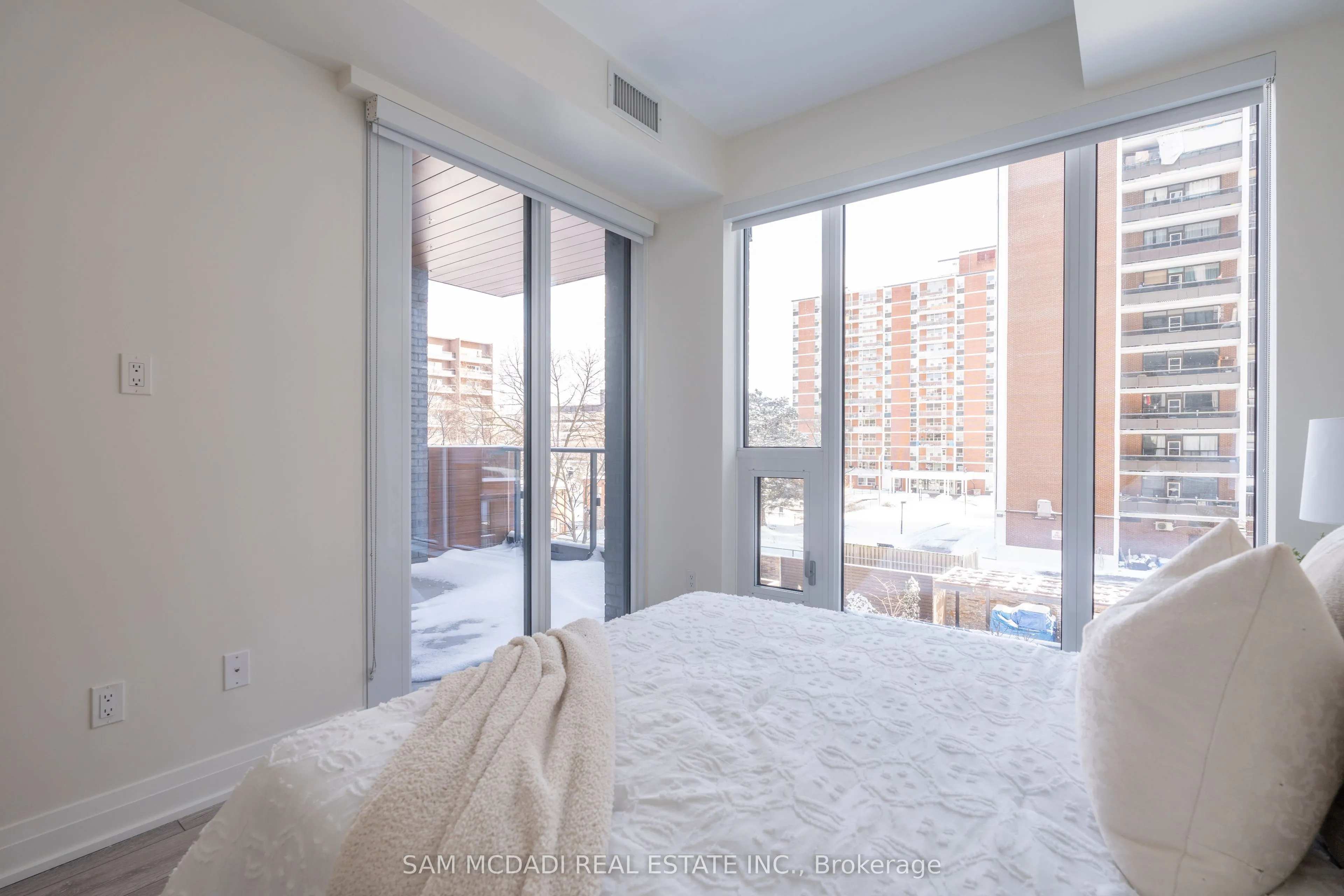 21 Park Street E, #321