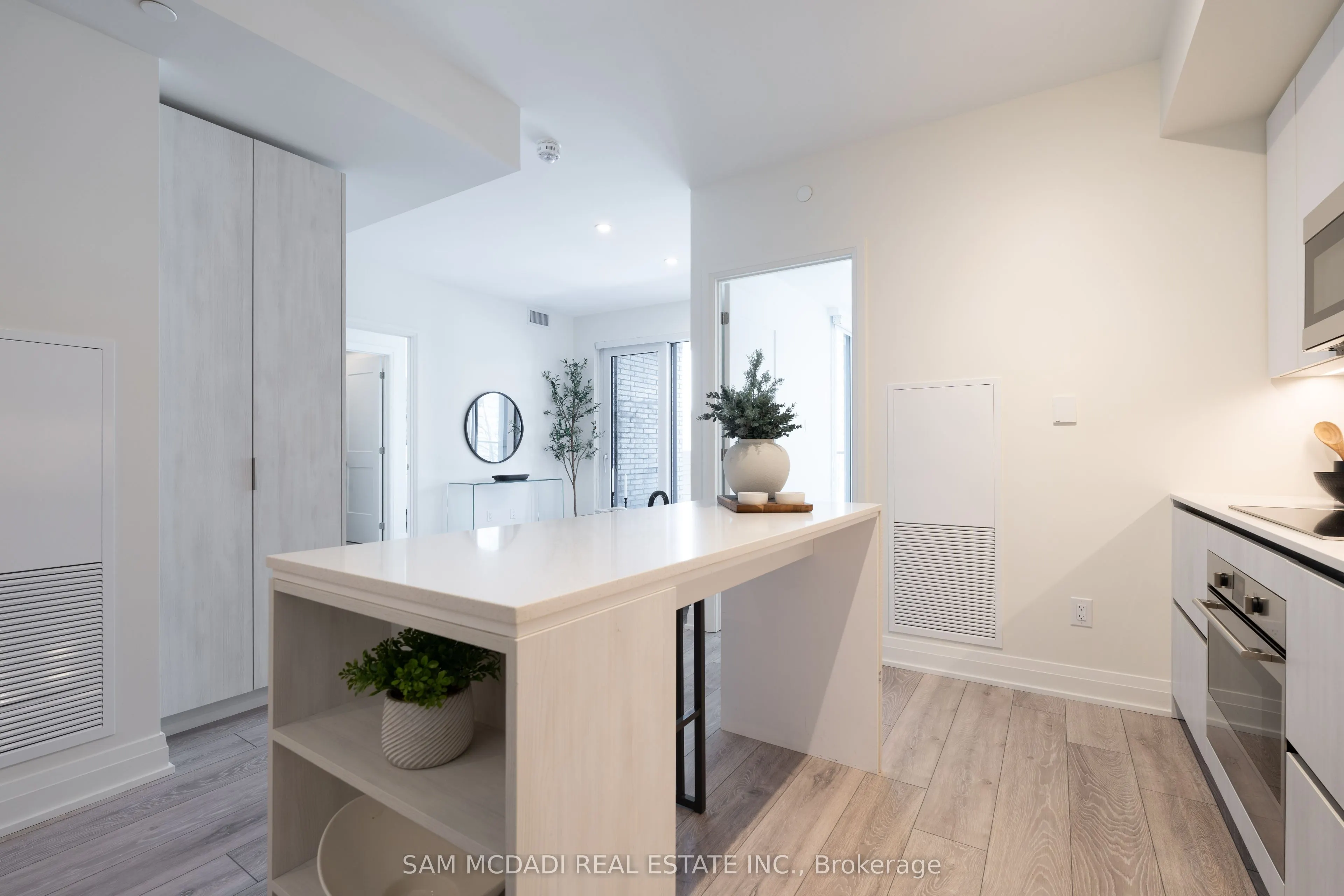 21 Park Street E, #321