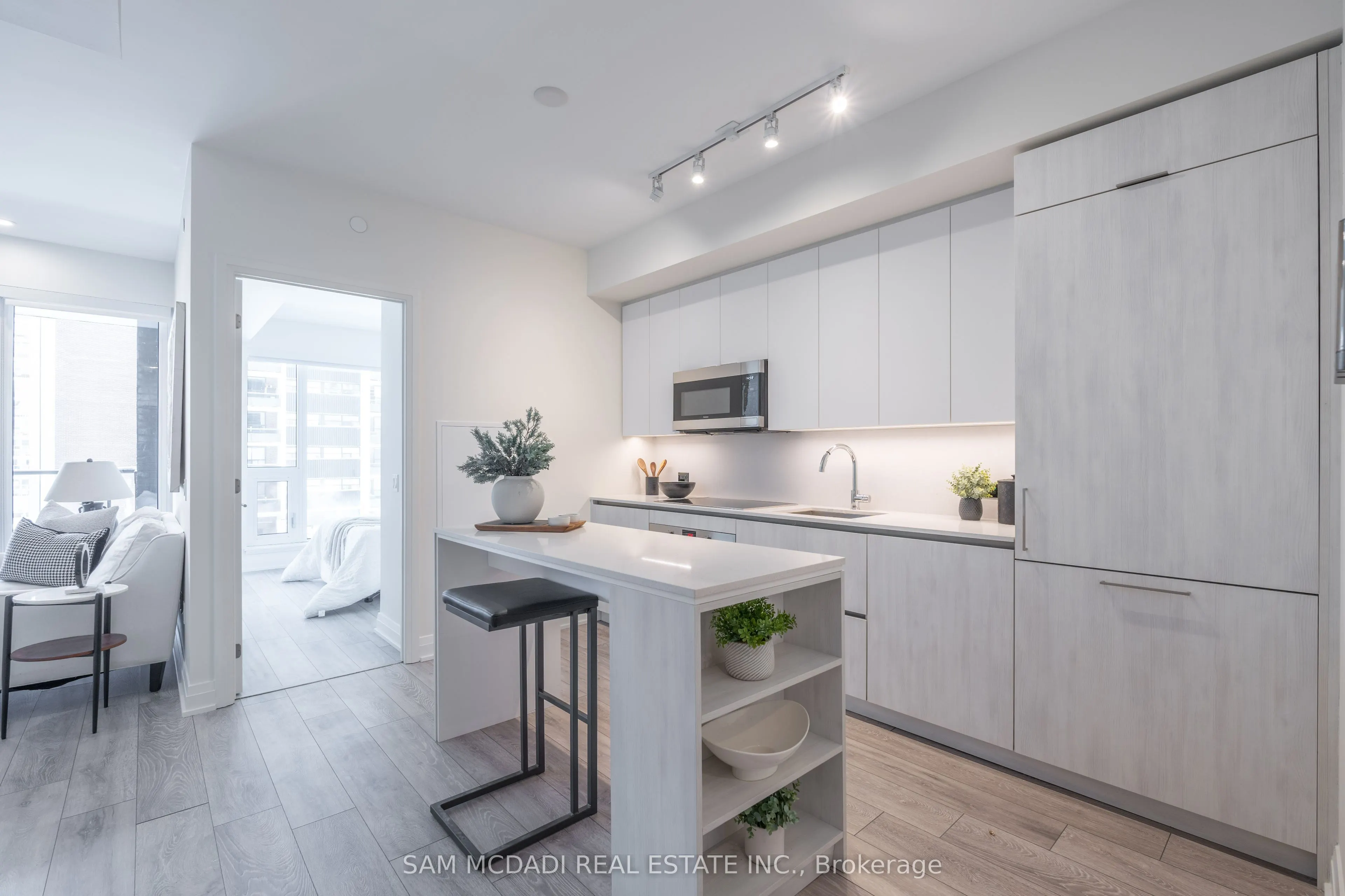 21 Park Street E, #321