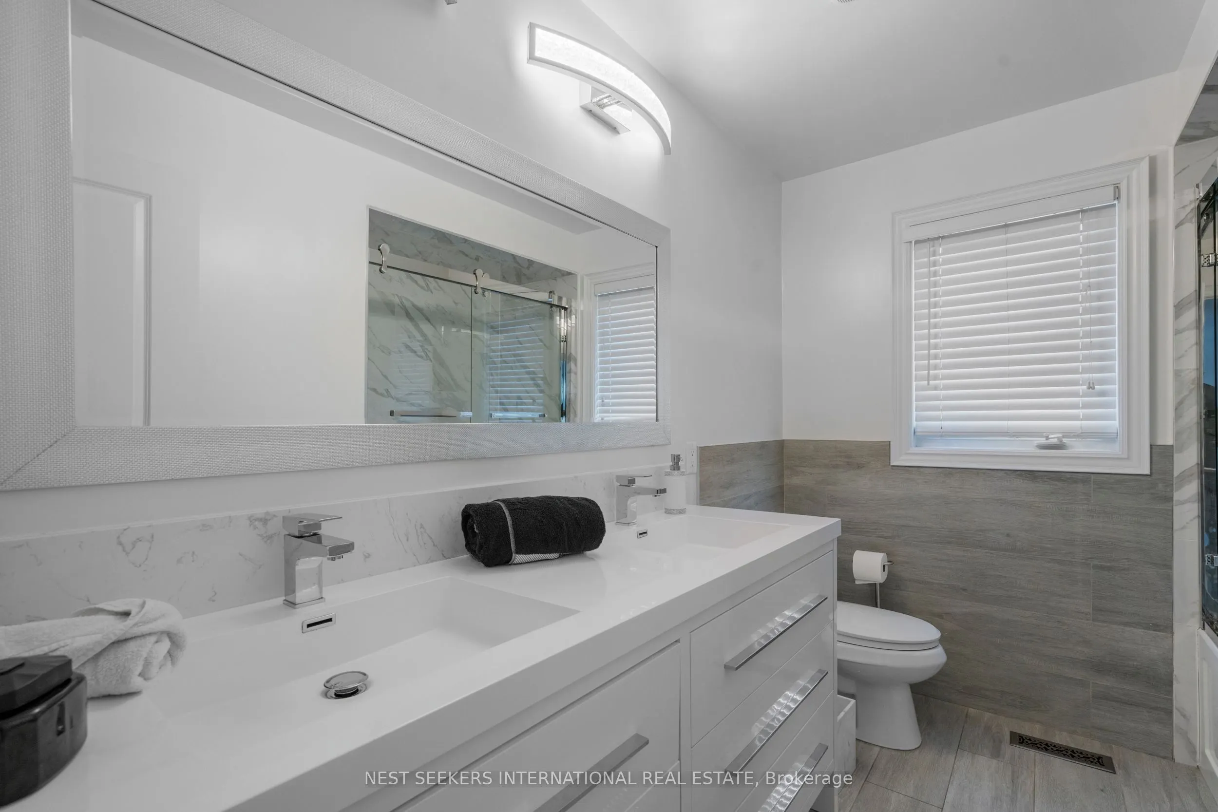 2 George McKenzie Court
