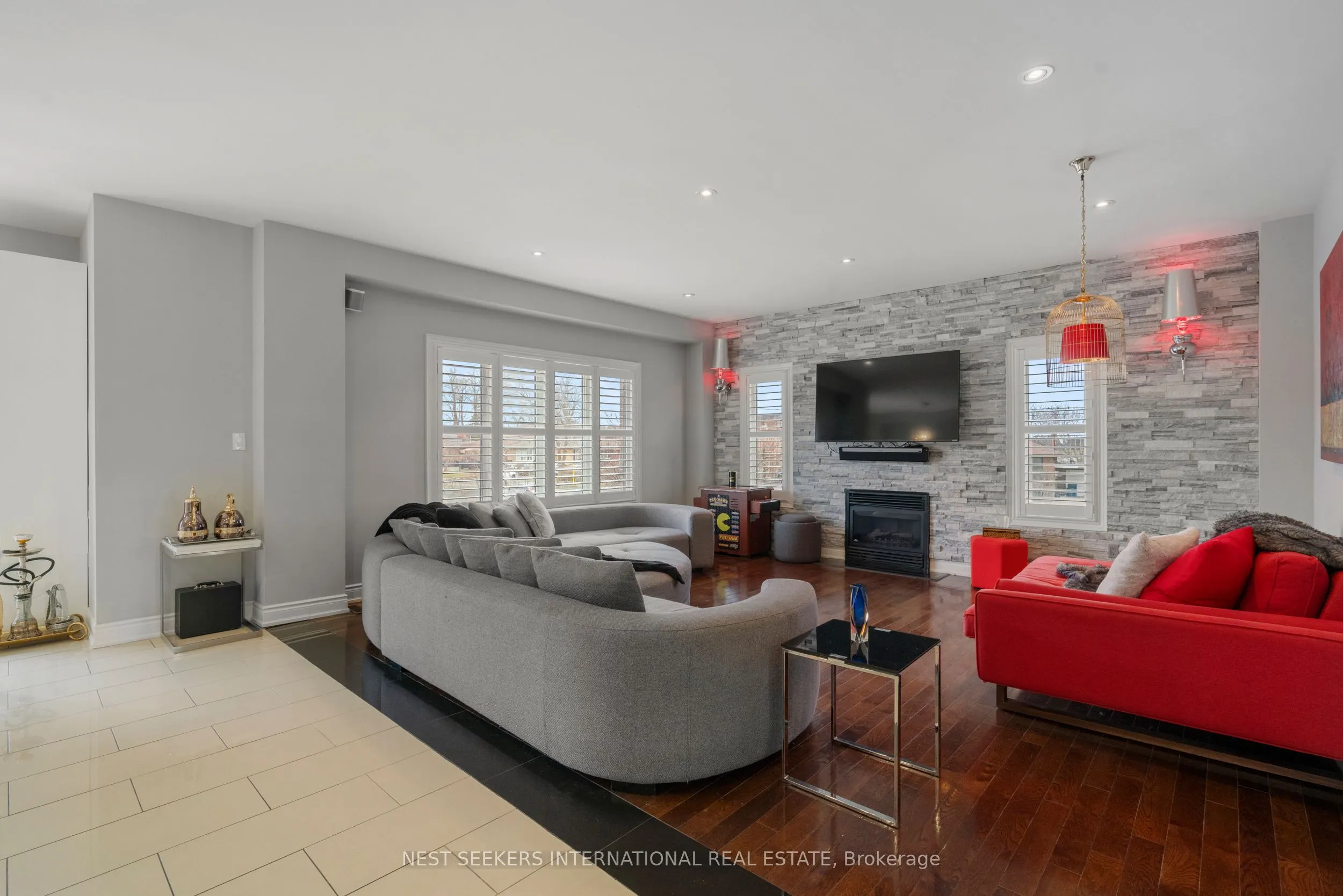 2 George McKenzie Court