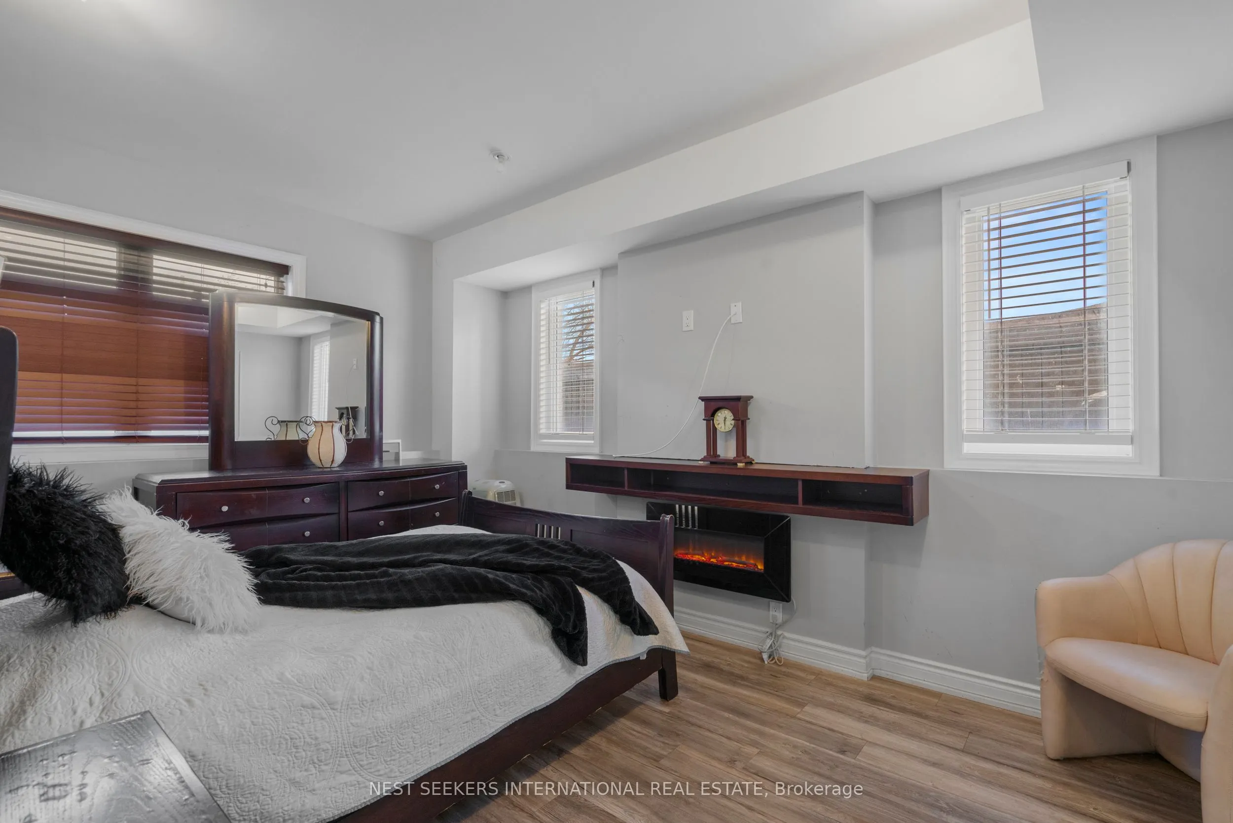 2 George McKenzie Court