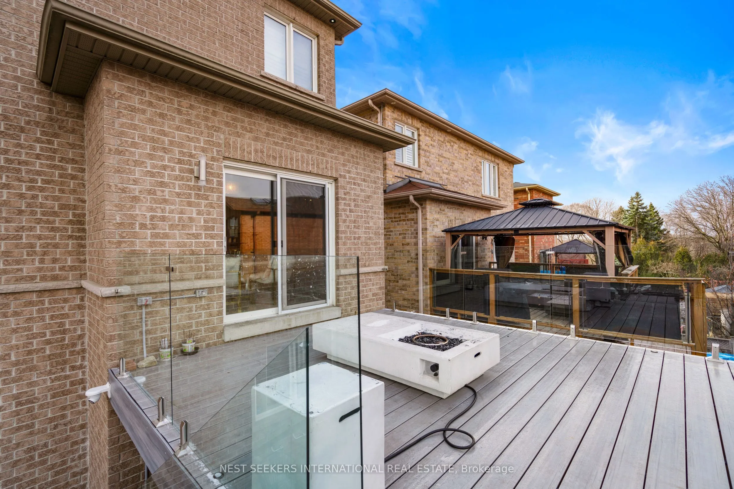 2 George McKenzie Court