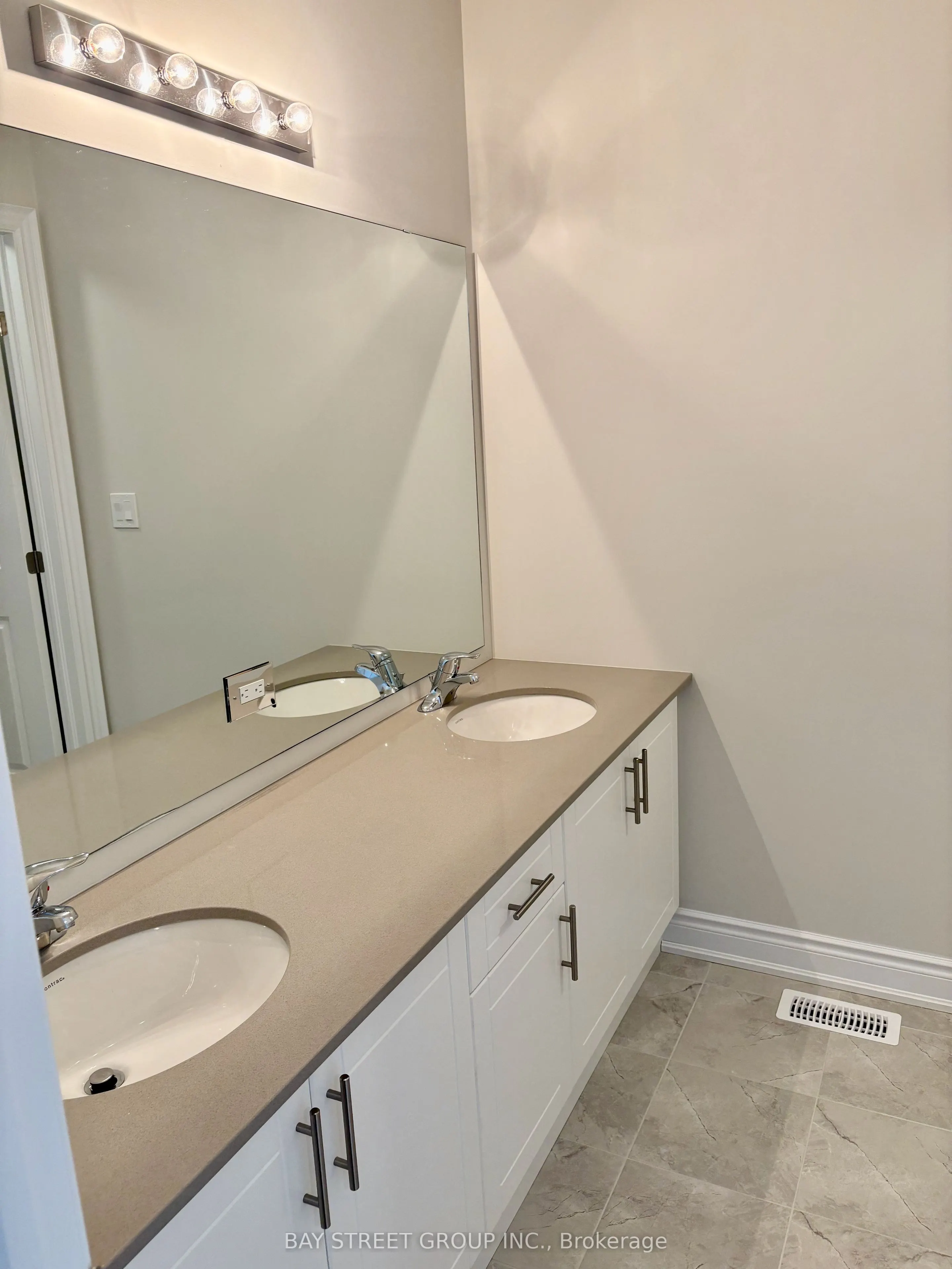 3085 Perkins Way