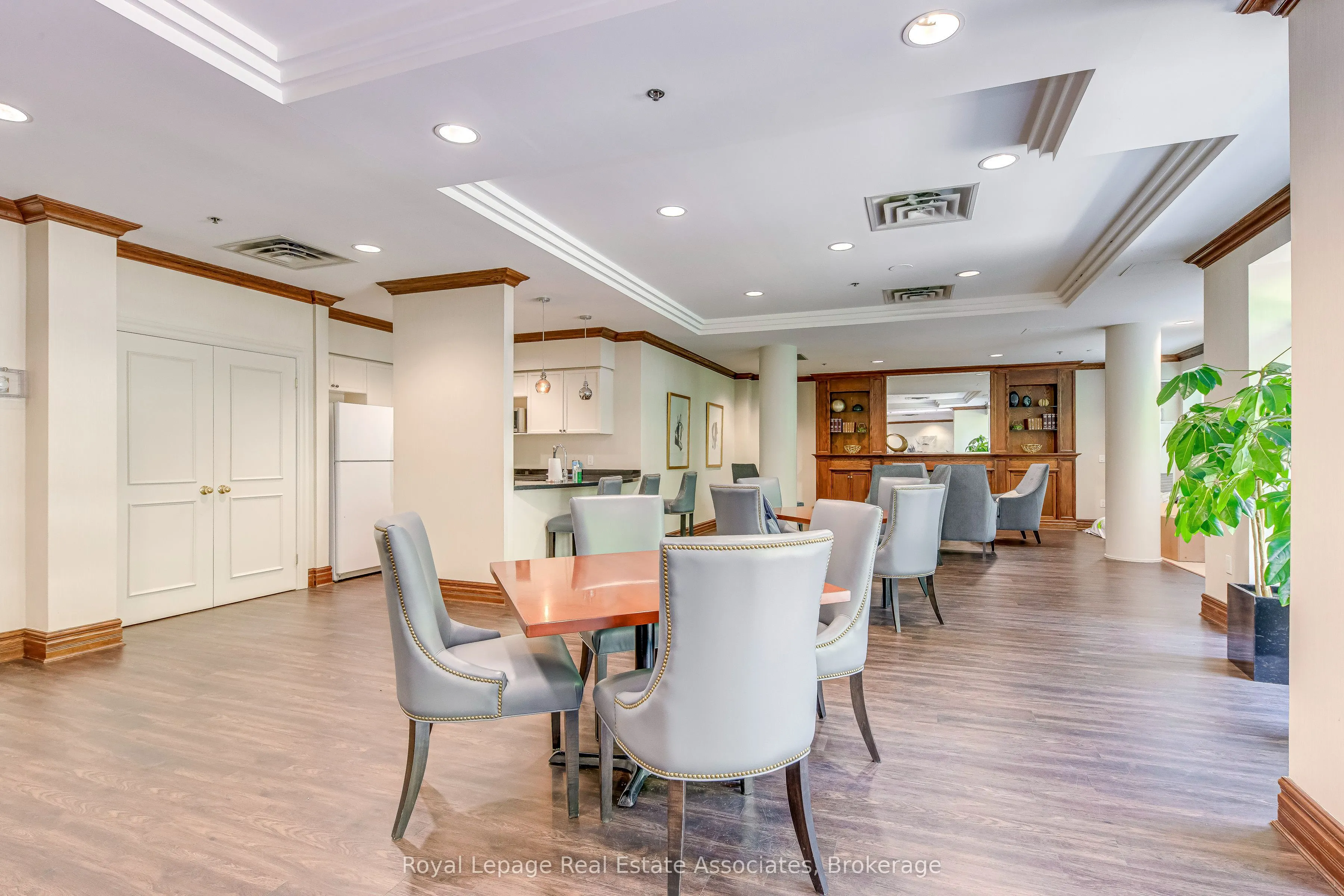 17 Michael Power Place, #406