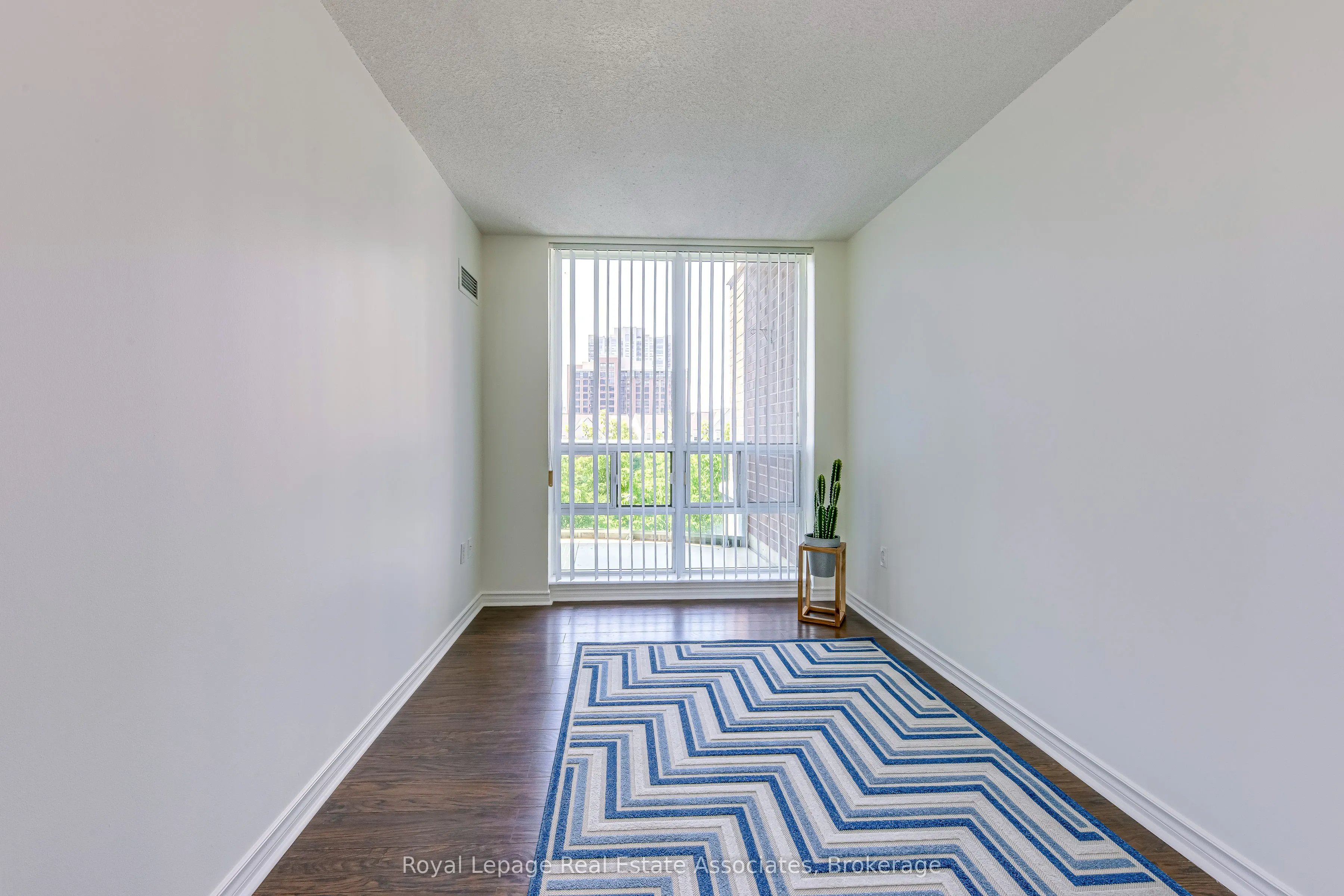 17 Michael Power Place, #406