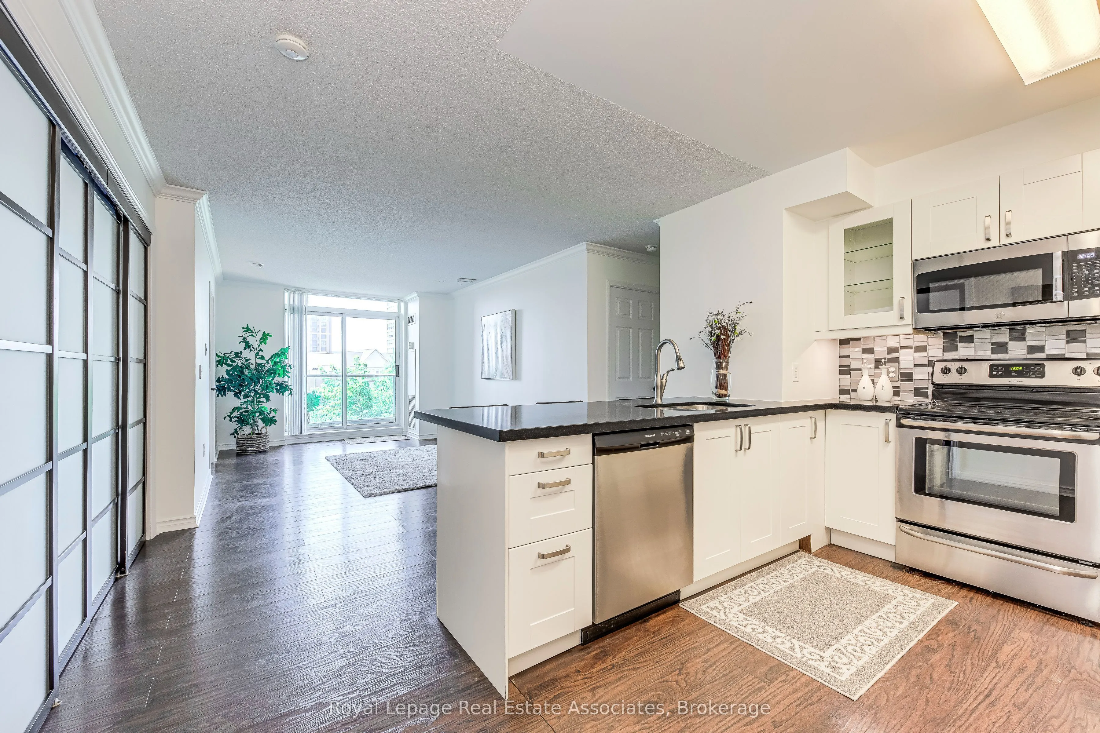 17 Michael Power Place, #406