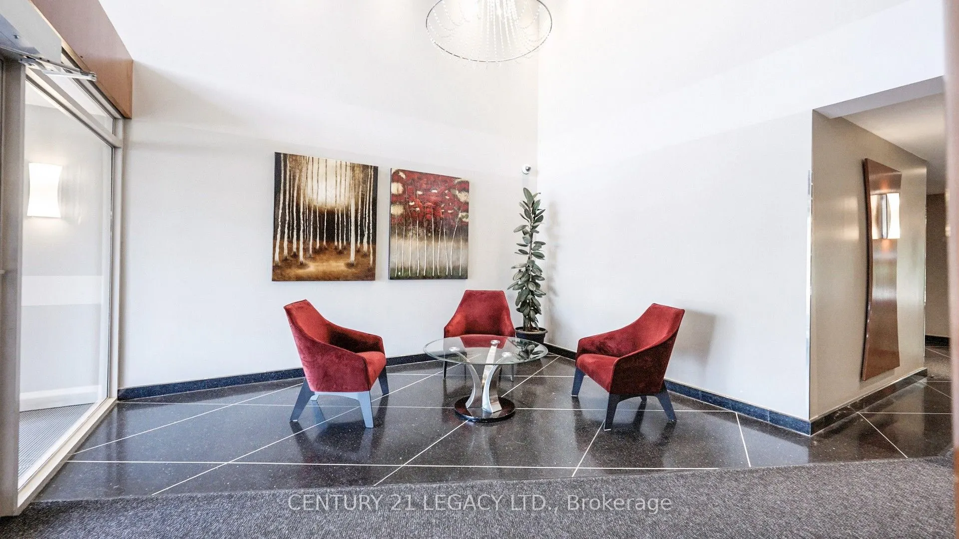 200 Manitoba Street N, #433