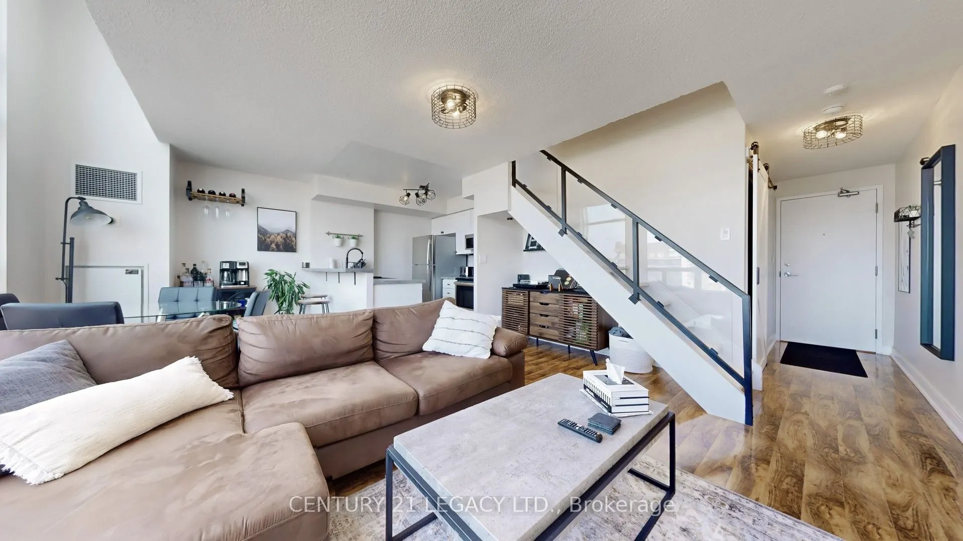 200 Manitoba Street N, #433