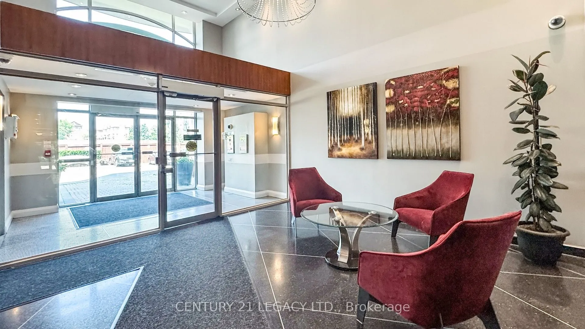 200 Manitoba Street N, #433