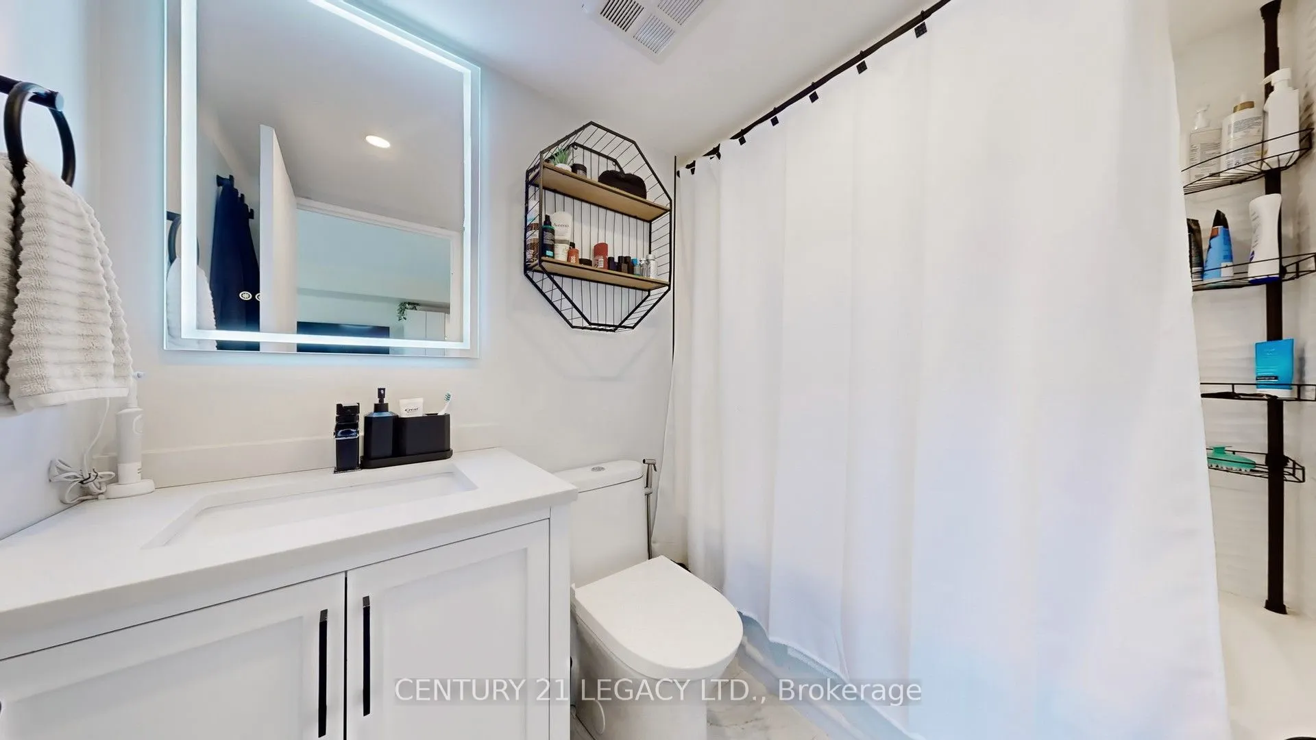 200 Manitoba Street N, #433
