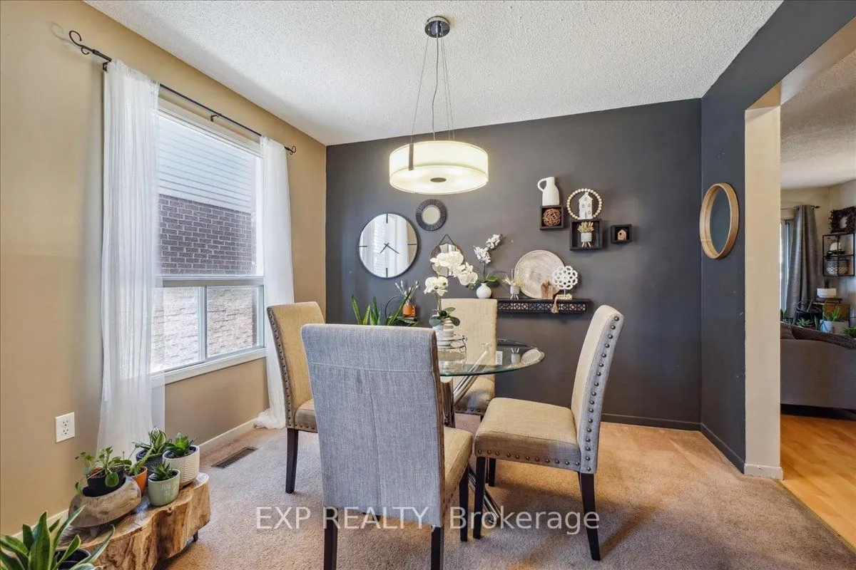 7 Rosset Valley Court