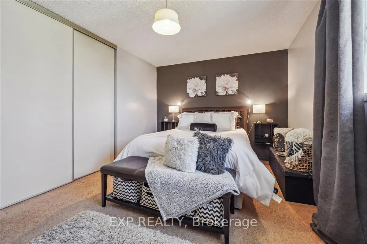 7 Rosset Valley Court