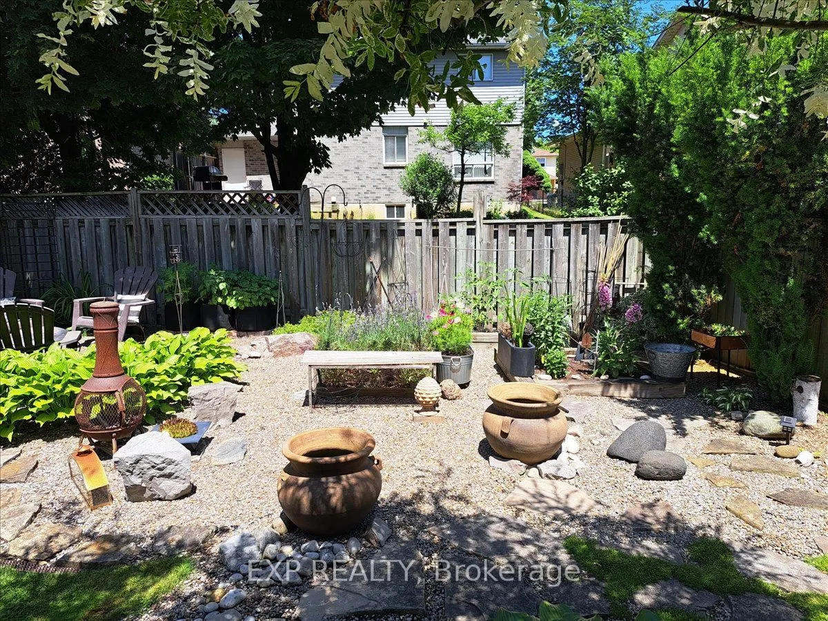 7 Rosset Valley Court