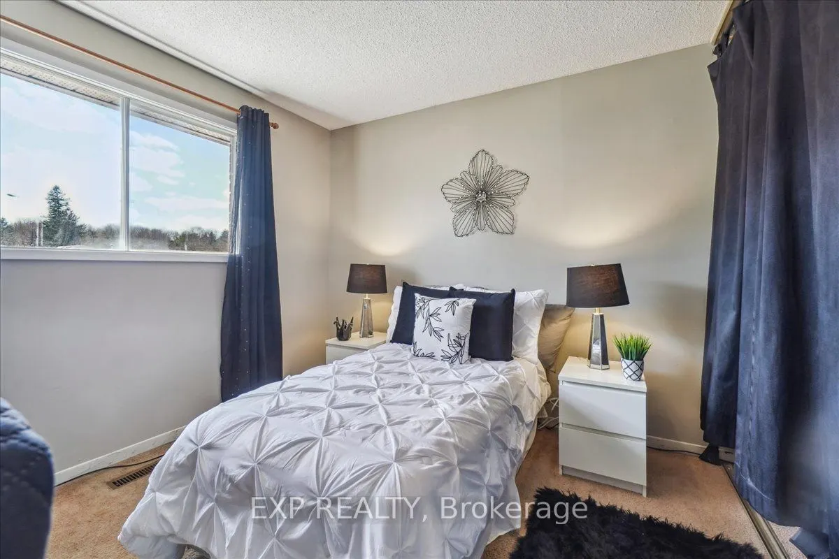 7 Rosset Valley Court