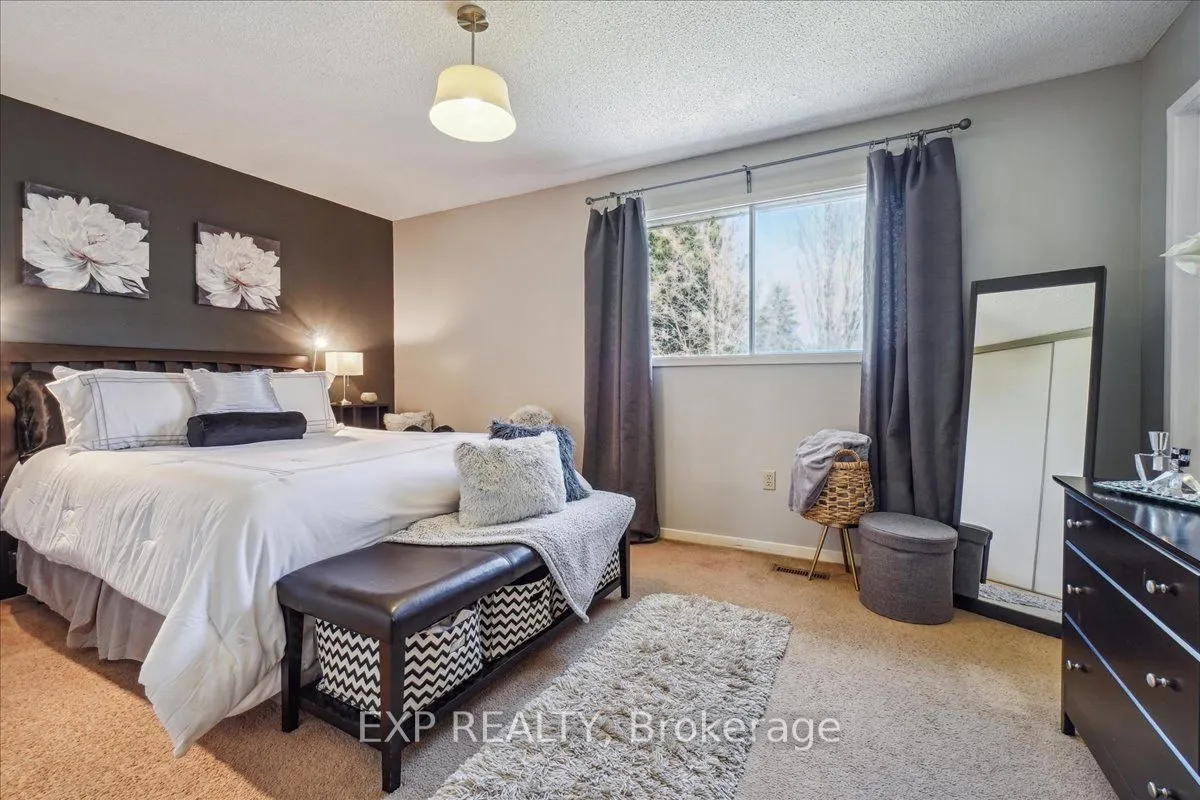 7 Rosset Valley Court