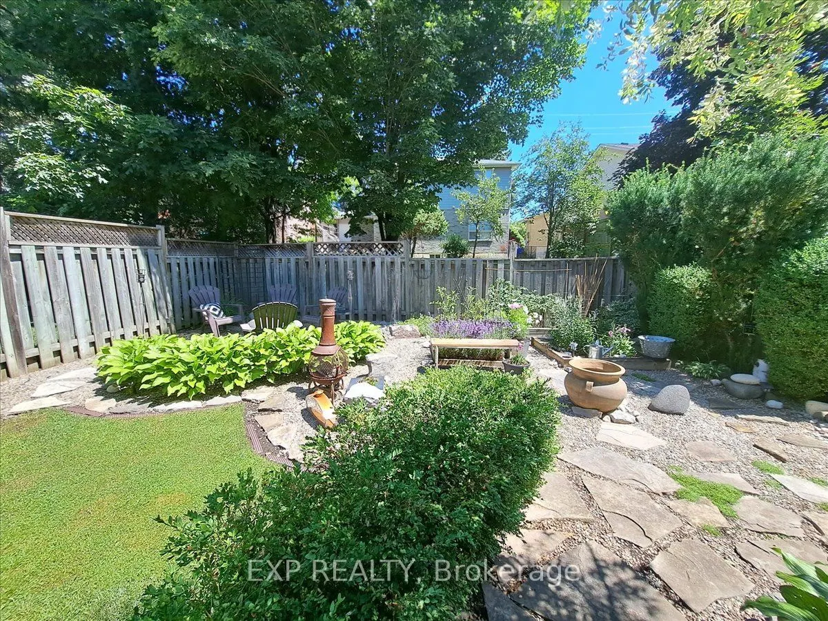 7 Rosset Valley Court
