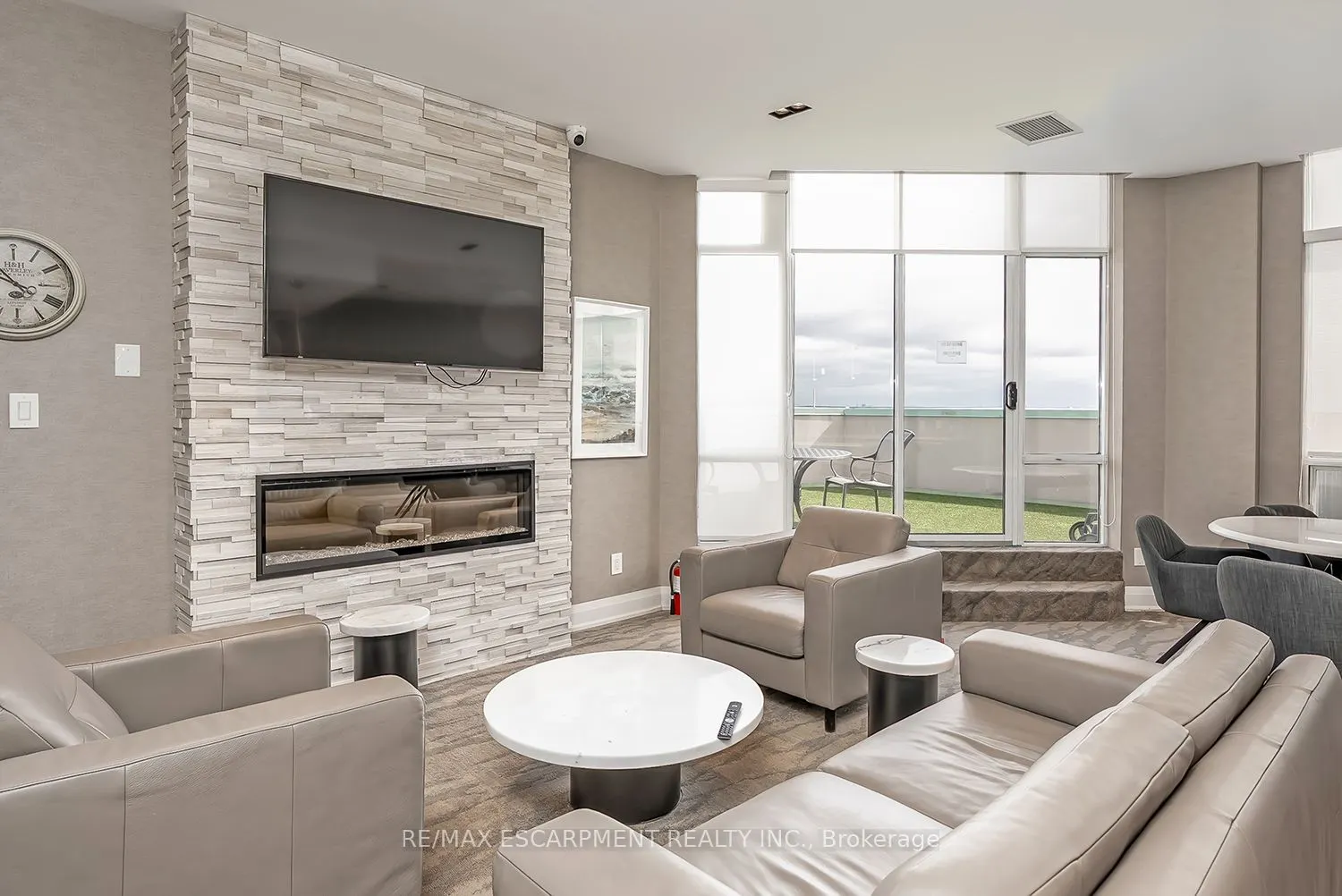 1276 Maple Crossing Boulevard, #612