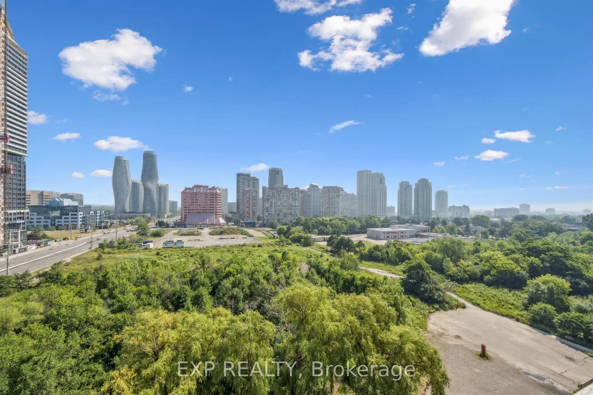 220 Burnhamthorpe Road W, #905