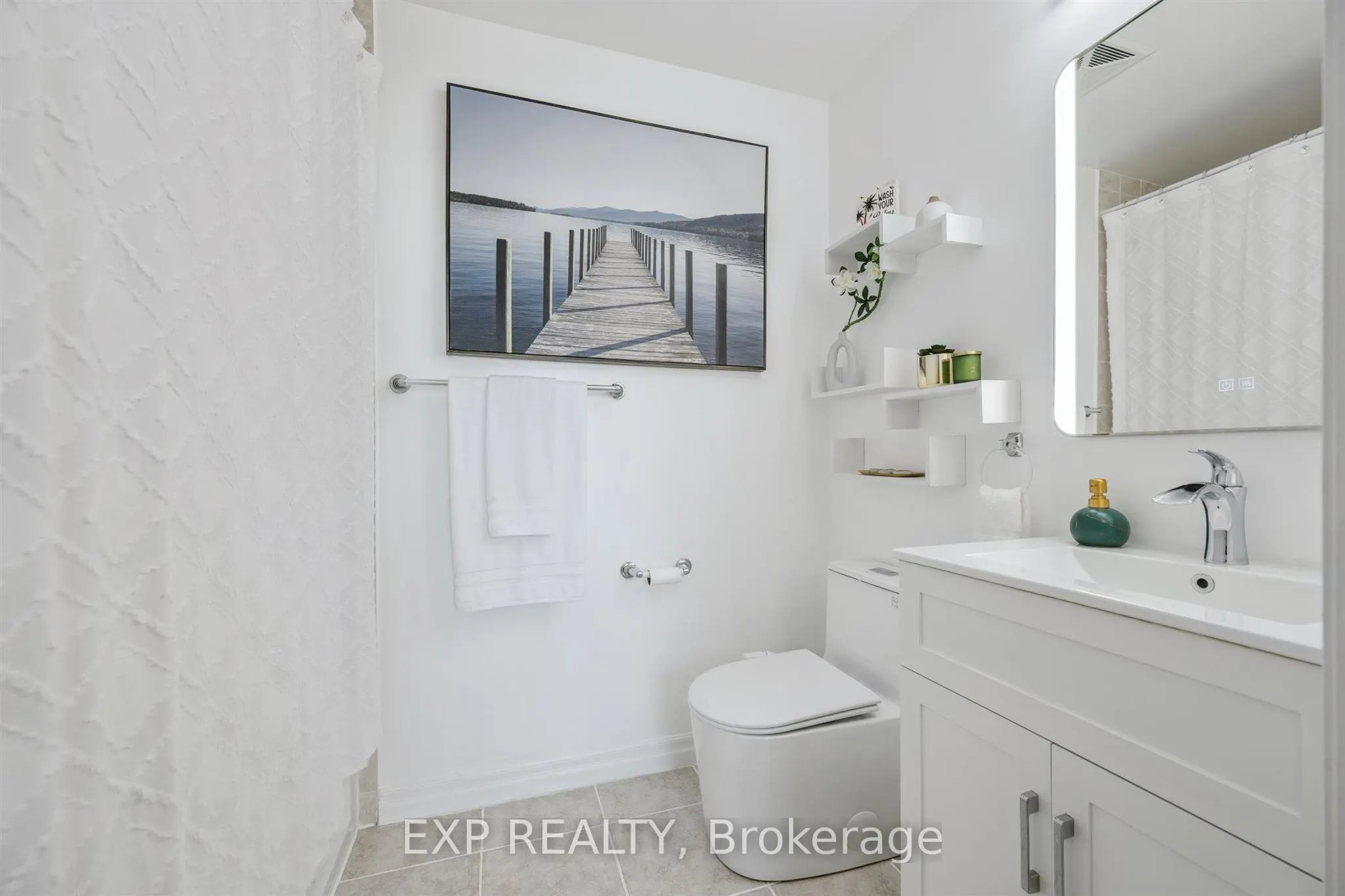 220 Burnhamthorpe Road W, #905