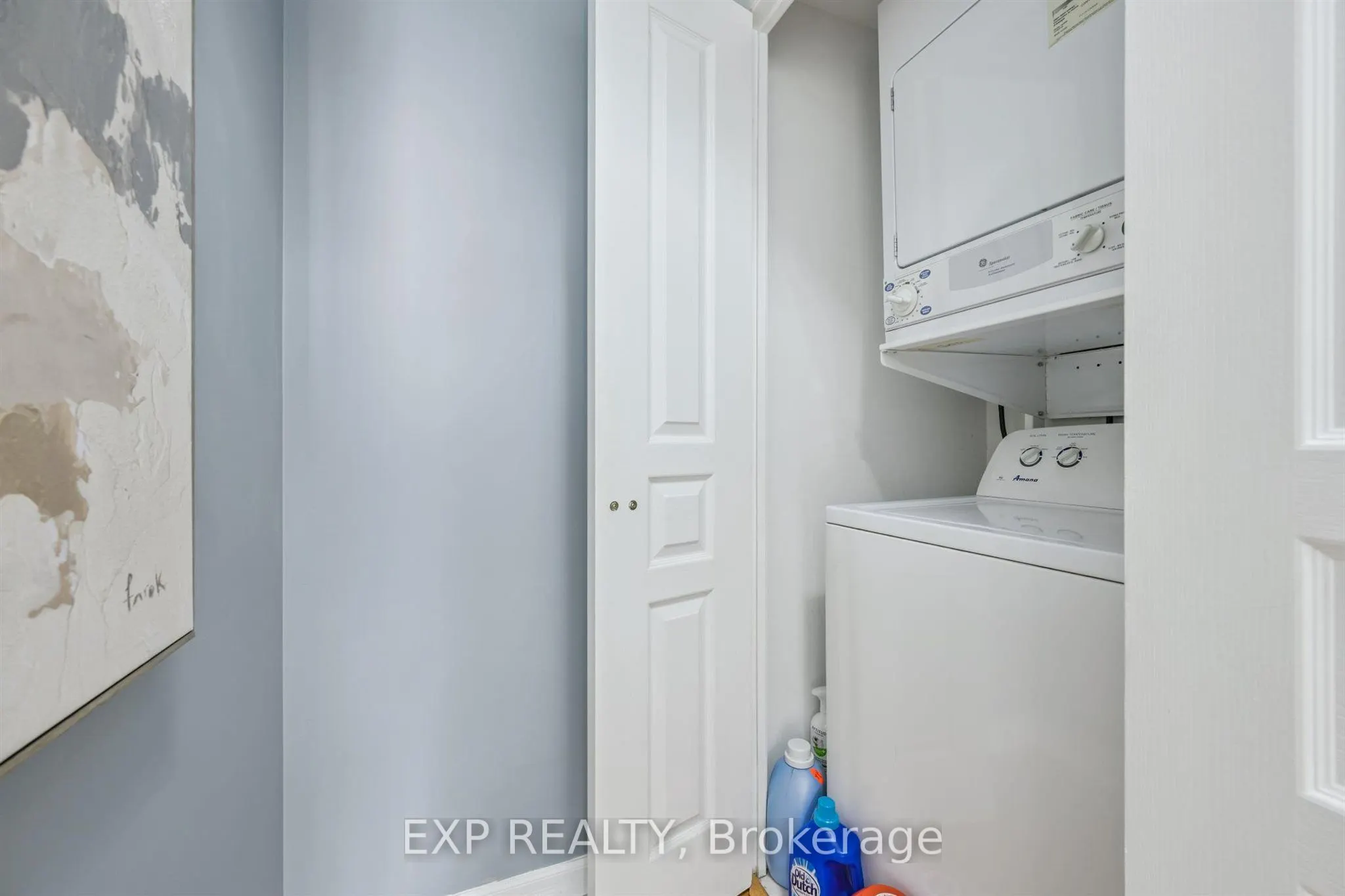 220 Burnhamthorpe Road W, #905