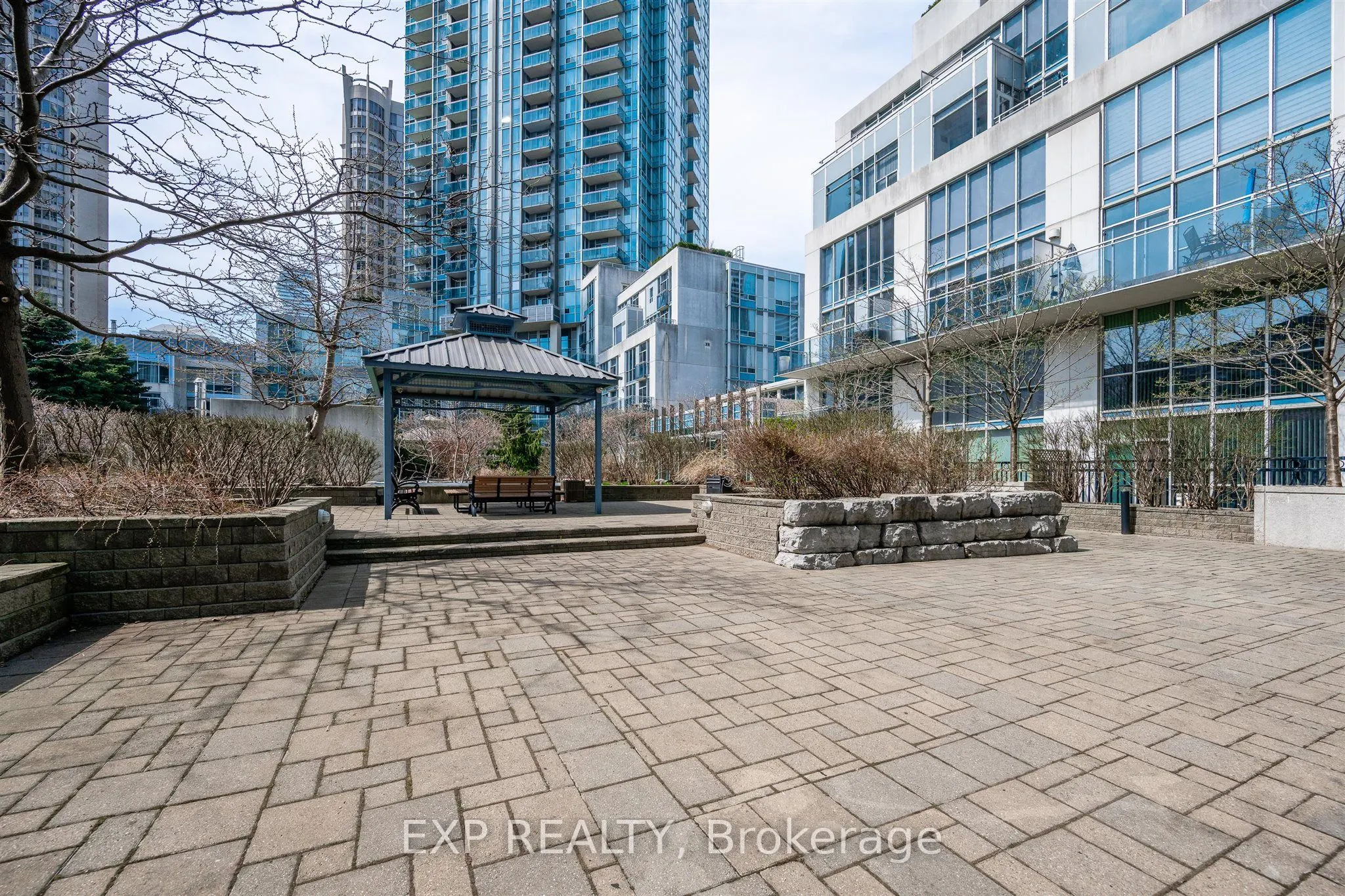 220 Burnhamthorpe Road W, #905
