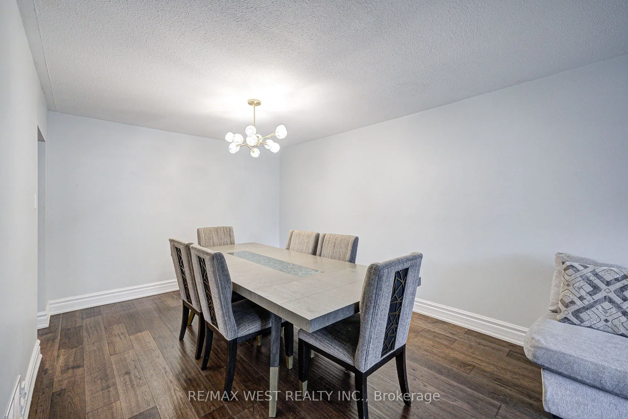 633 Balmoral Drive S