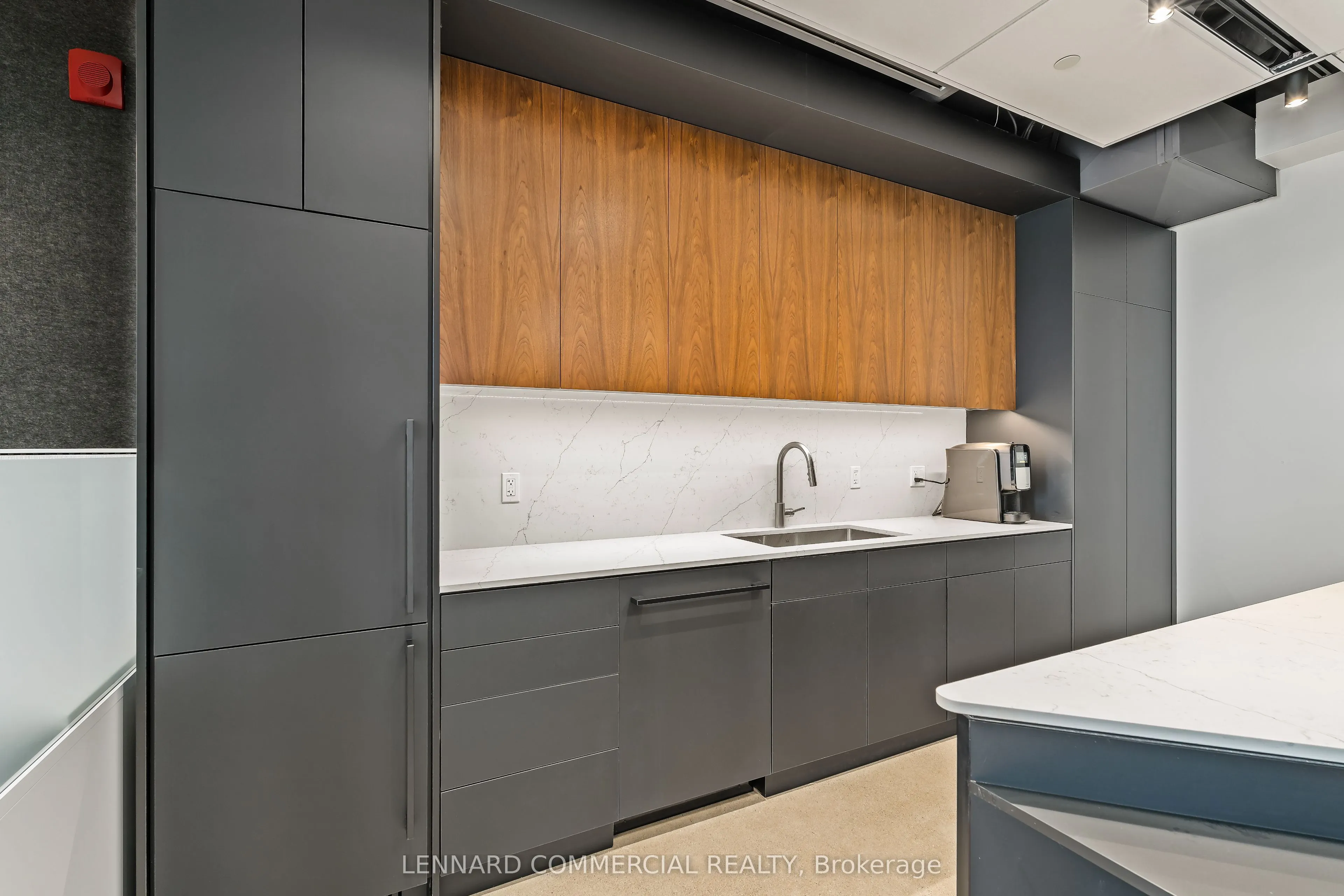 7685 Hurontario Street, #304