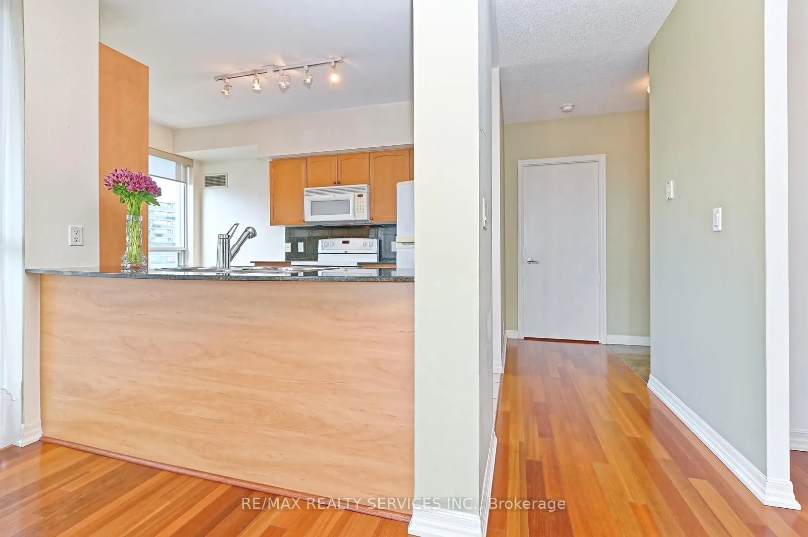 38 Fontenay Court, #Suite 1309