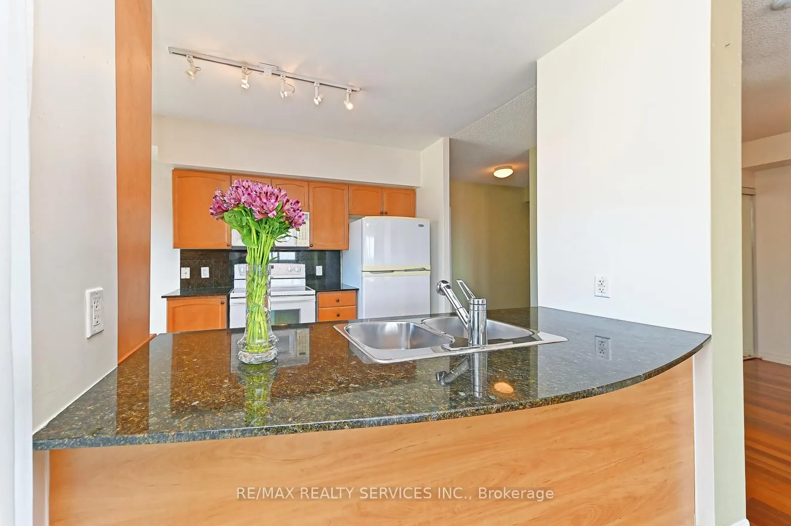 38 Fontenay Court, #Suite 1309