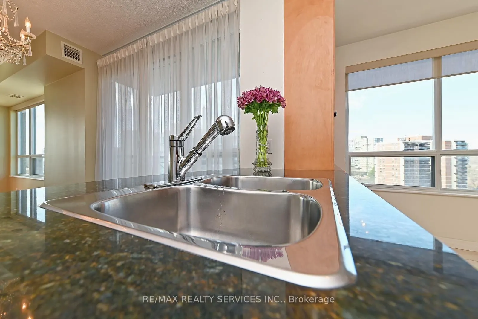 38 Fontenay Court, #Suite 1309