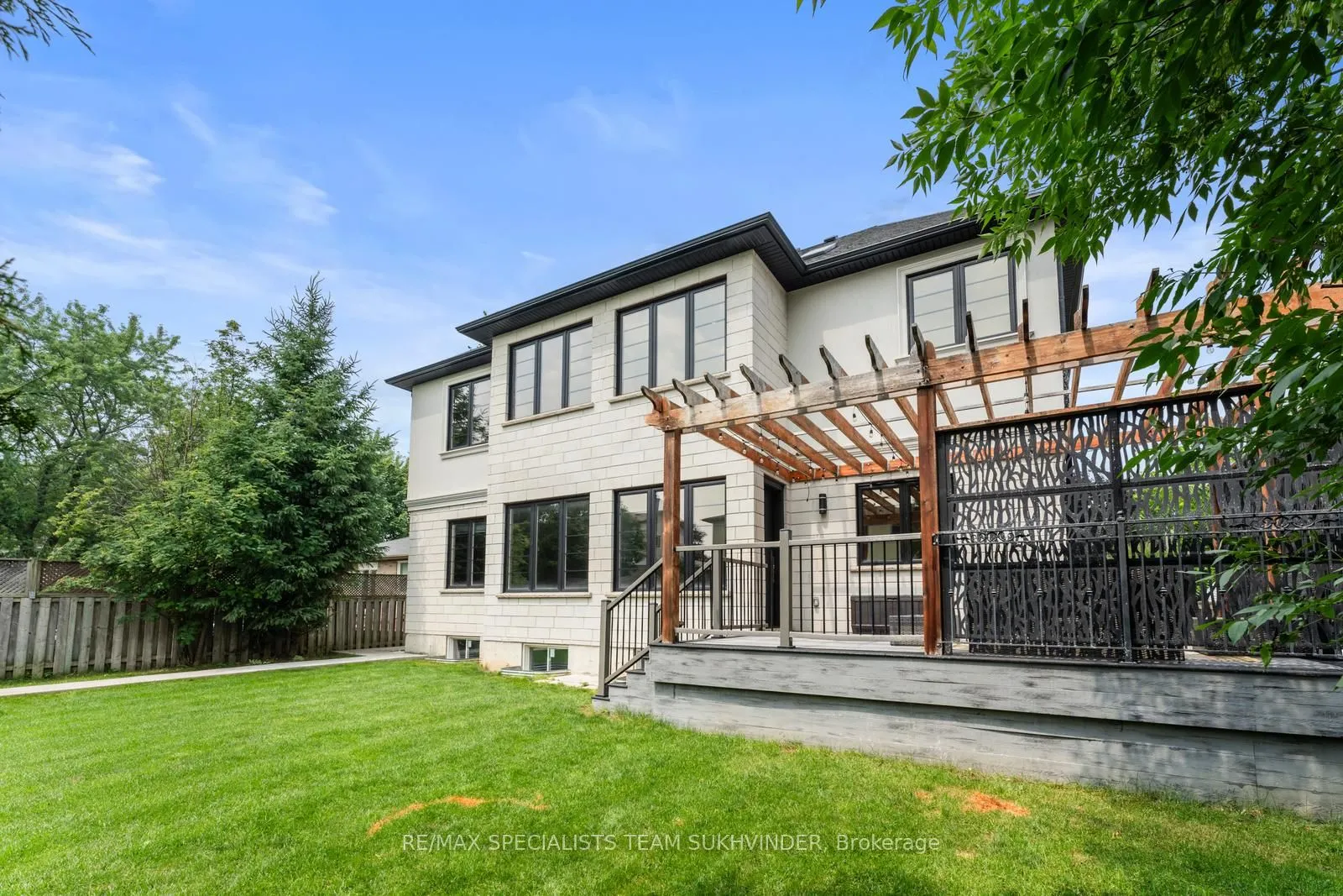 108 Meadowbrook Drive