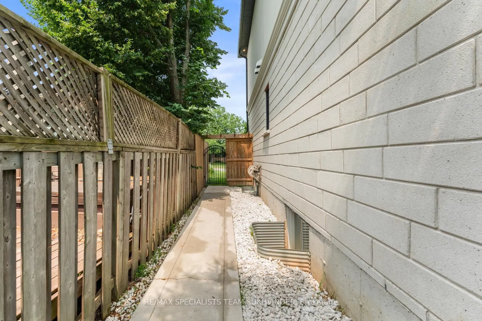 108 Meadowbrook Drive