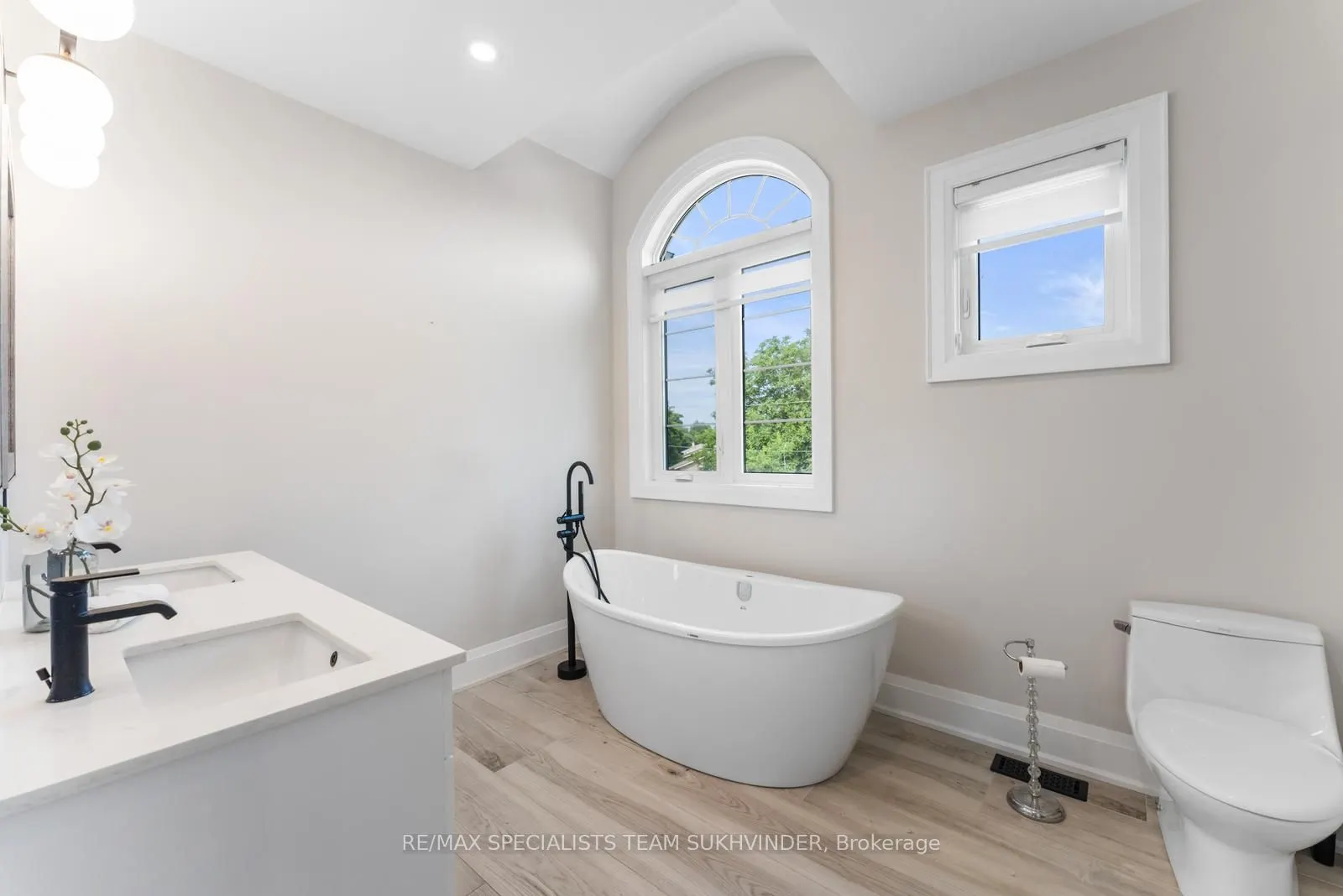 108 Meadowbrook Drive