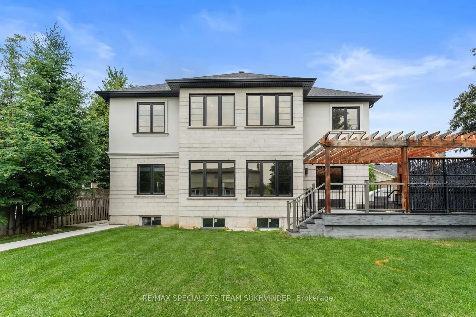 108 Meadowbrook Drive