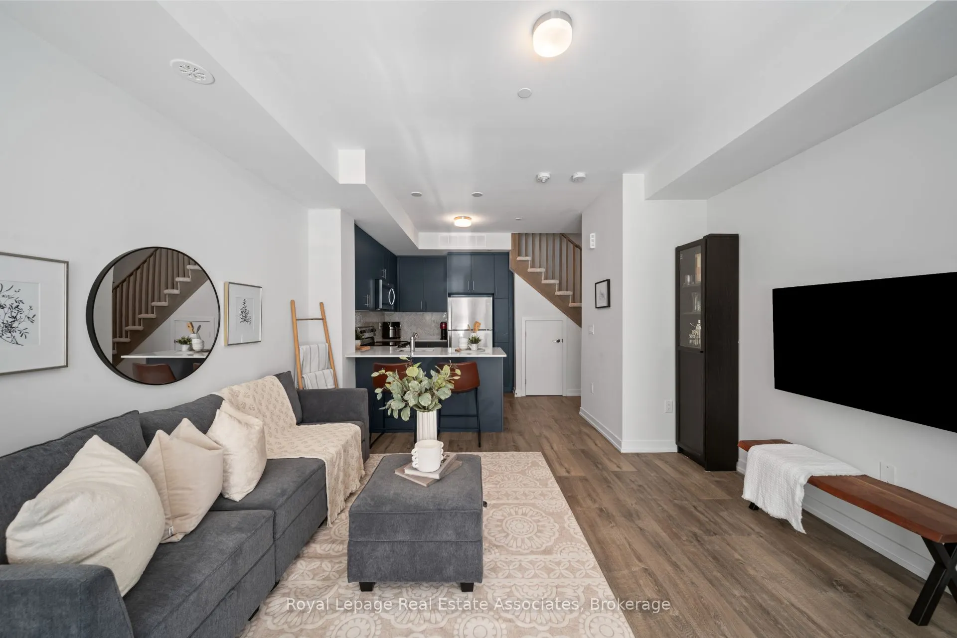 3546 Colonial Drive, #10