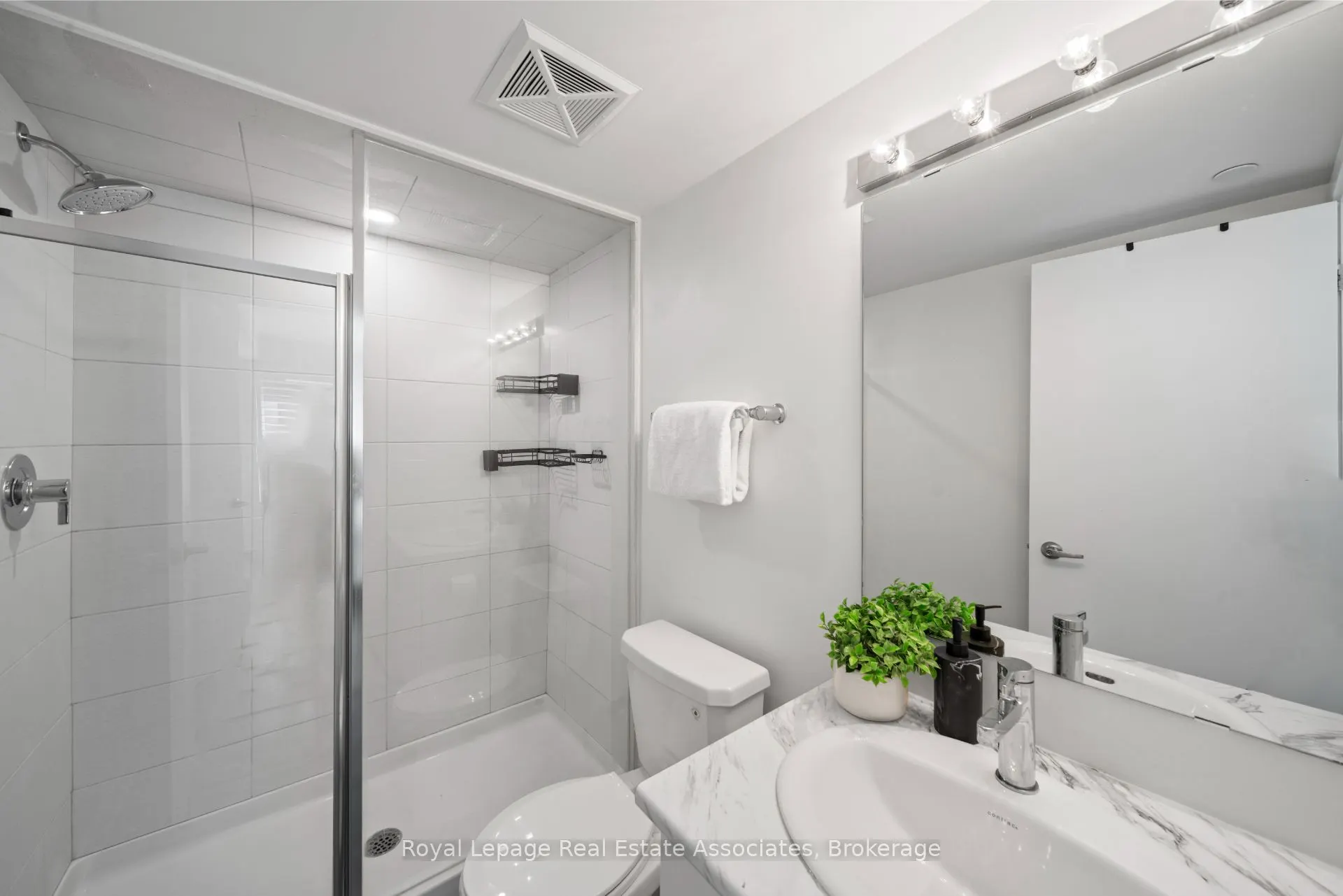 3546 Colonial Drive, #10