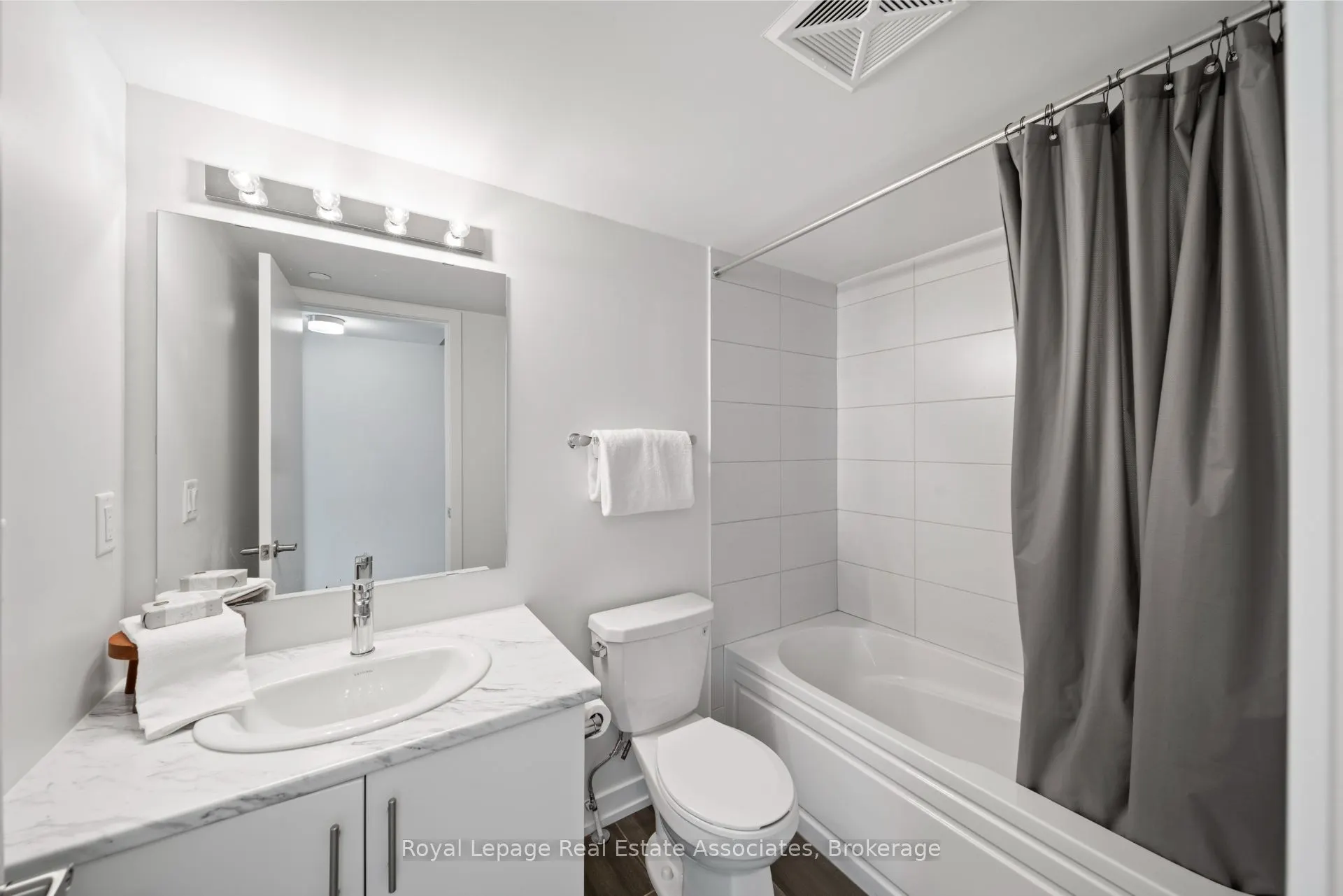 3546 Colonial Drive, #10