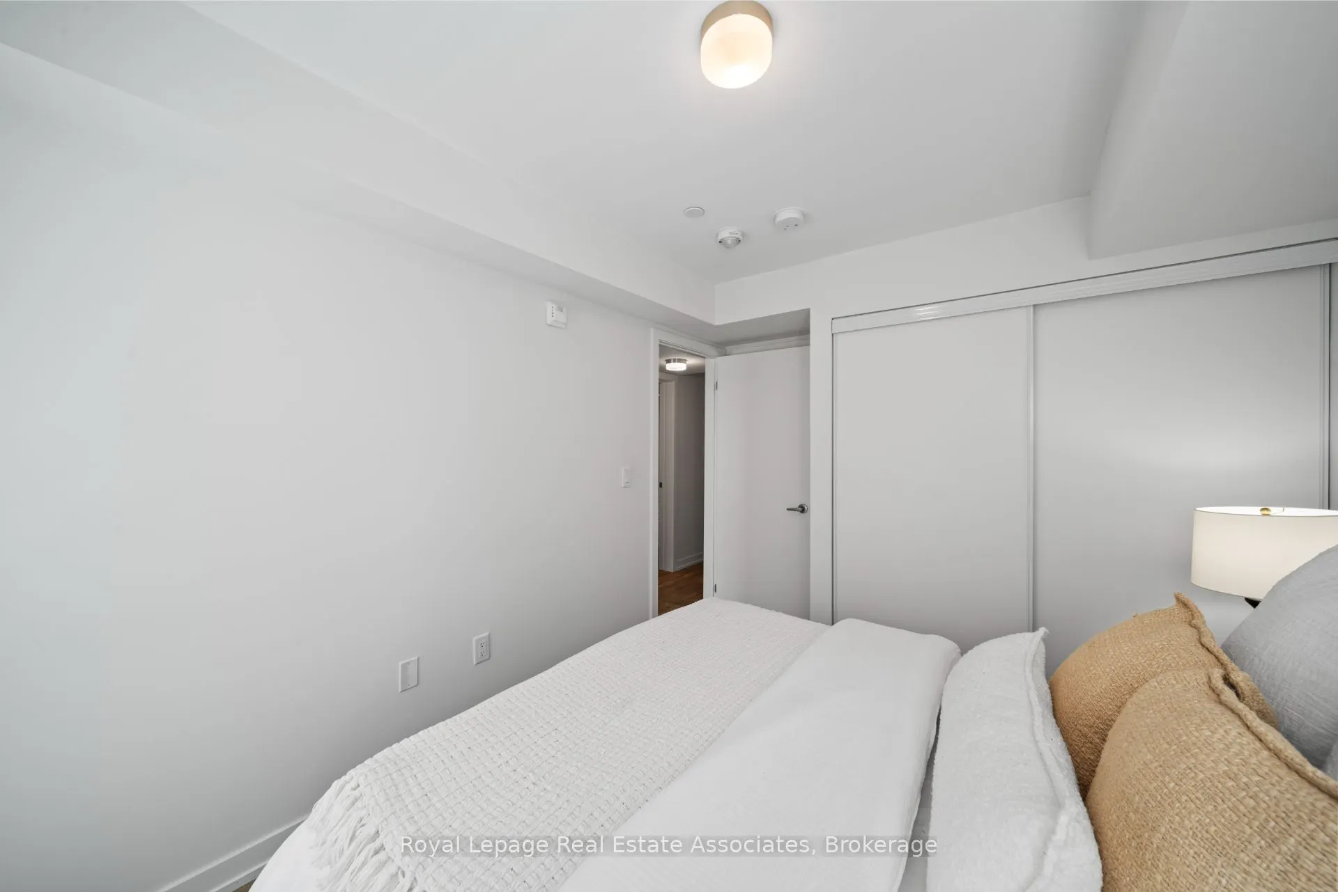 3546 Colonial Drive, #10