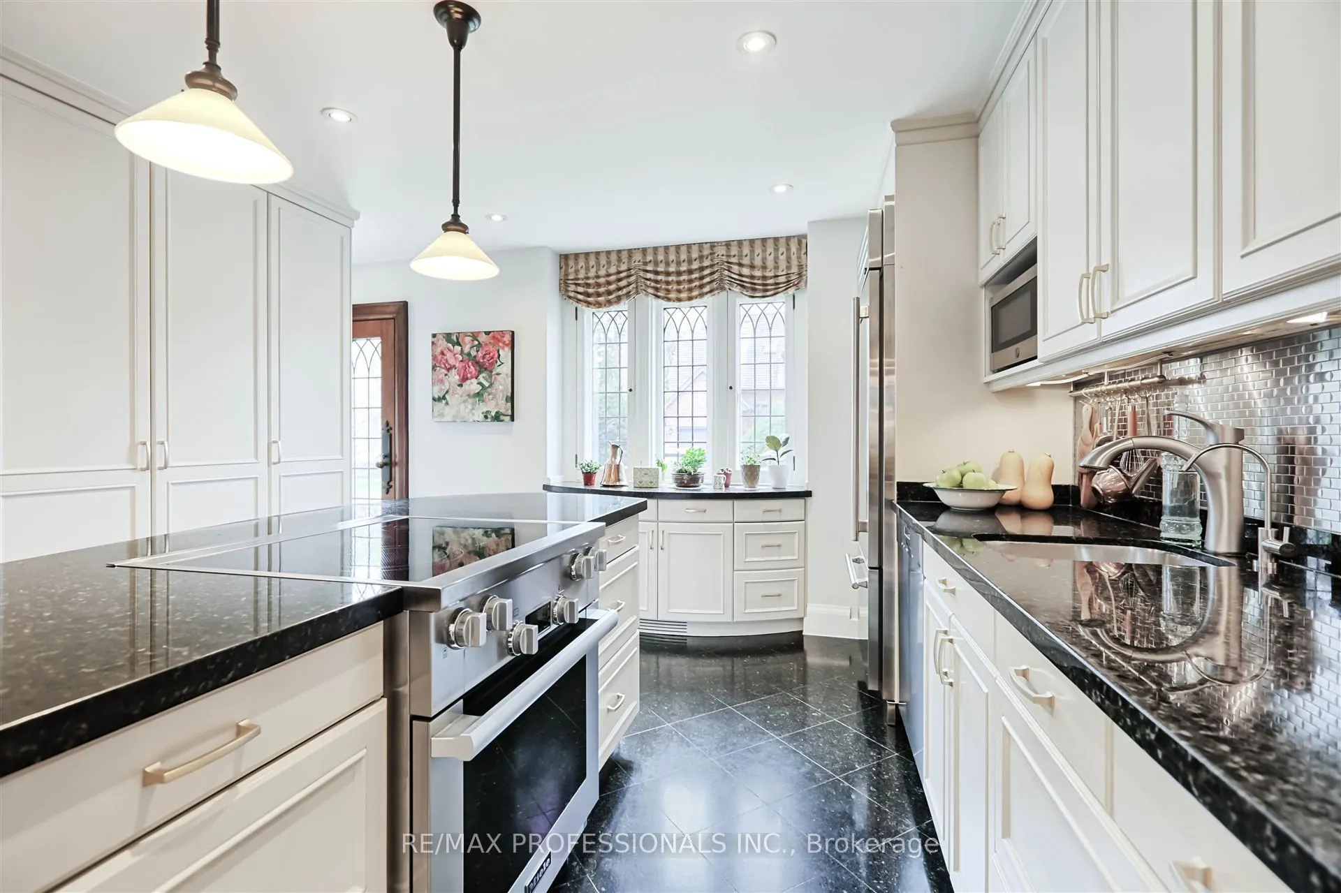 231 Grenview Boulevard S
