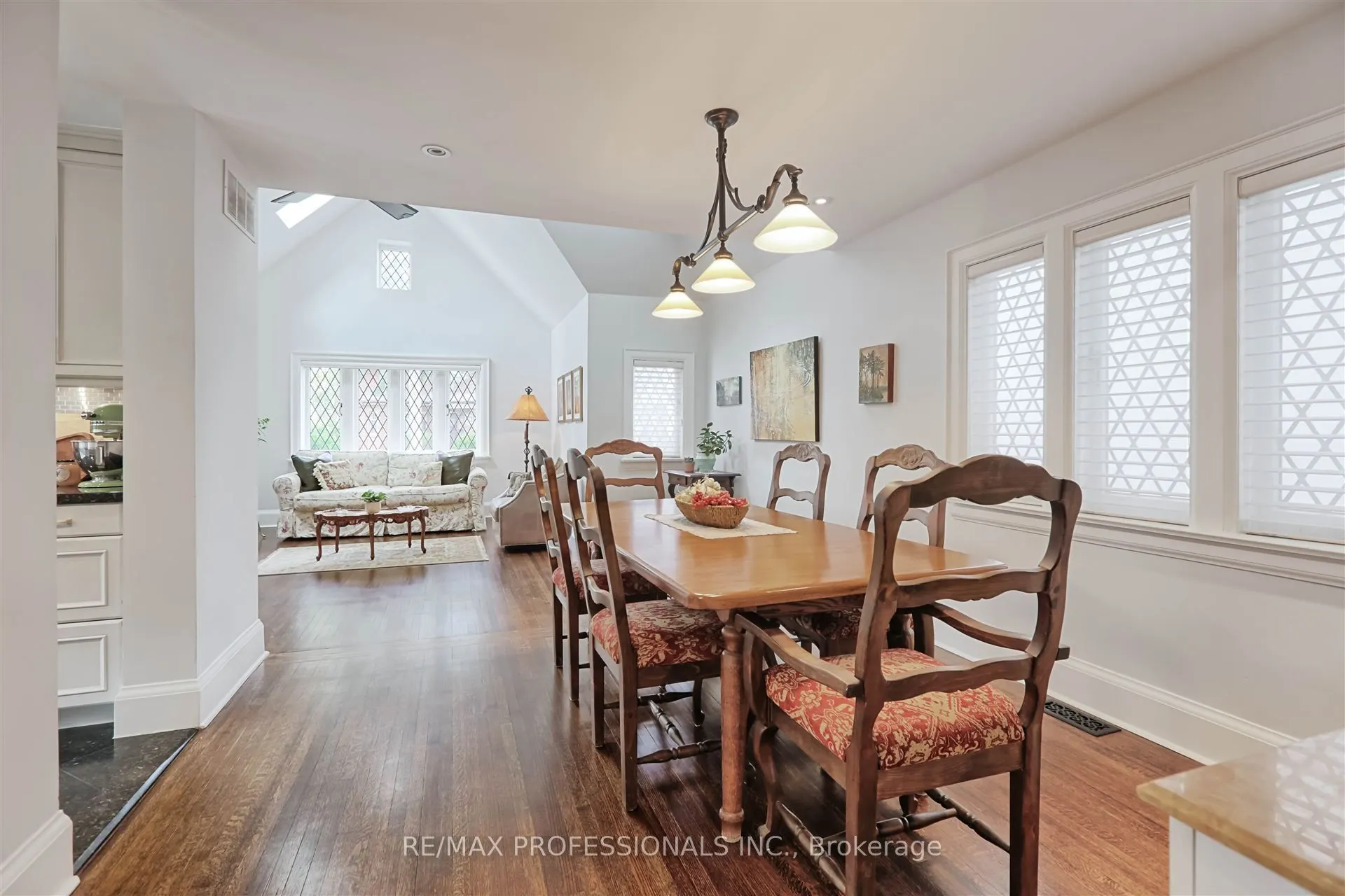 231 Grenview Boulevard S