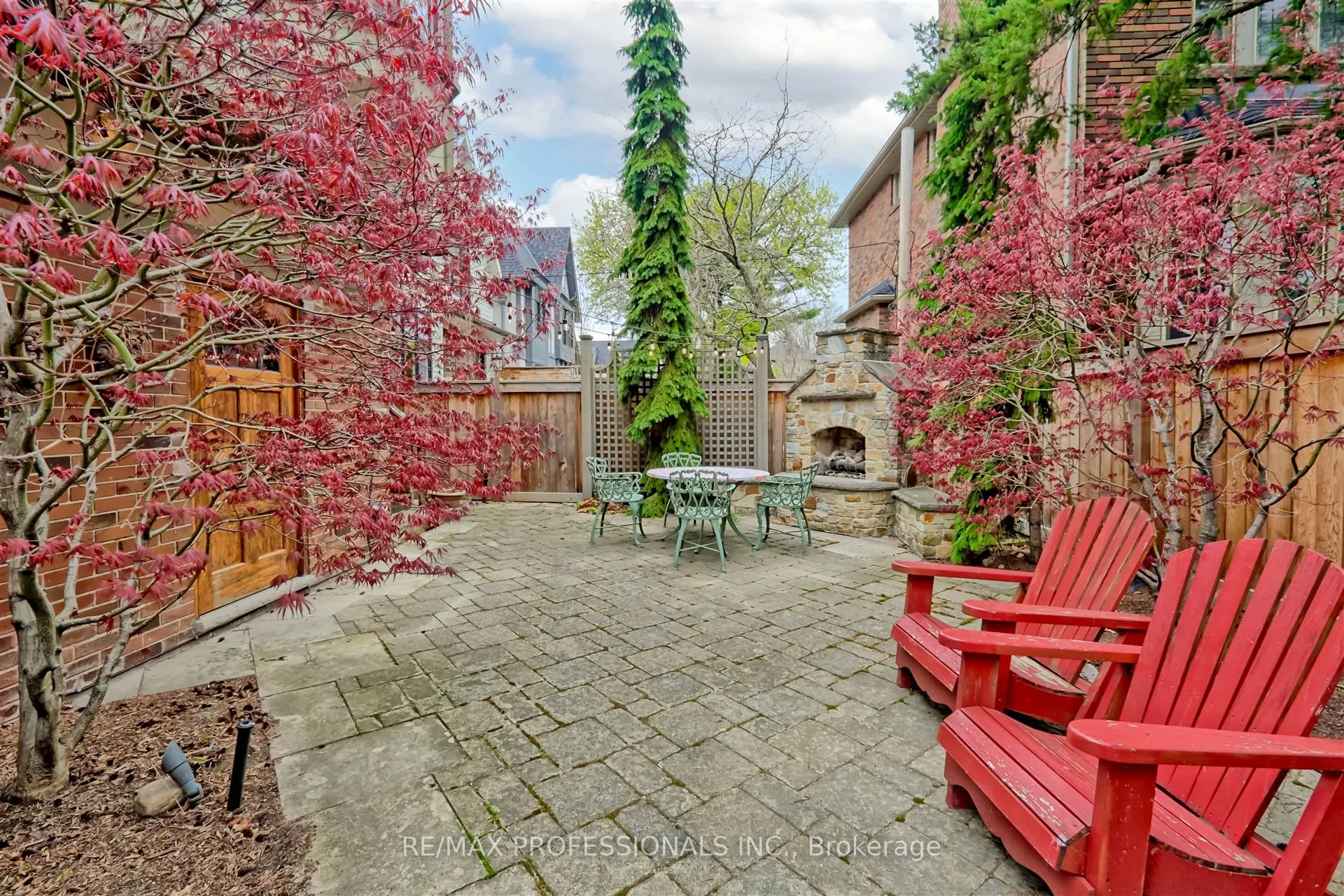 231 Grenview Boulevard S