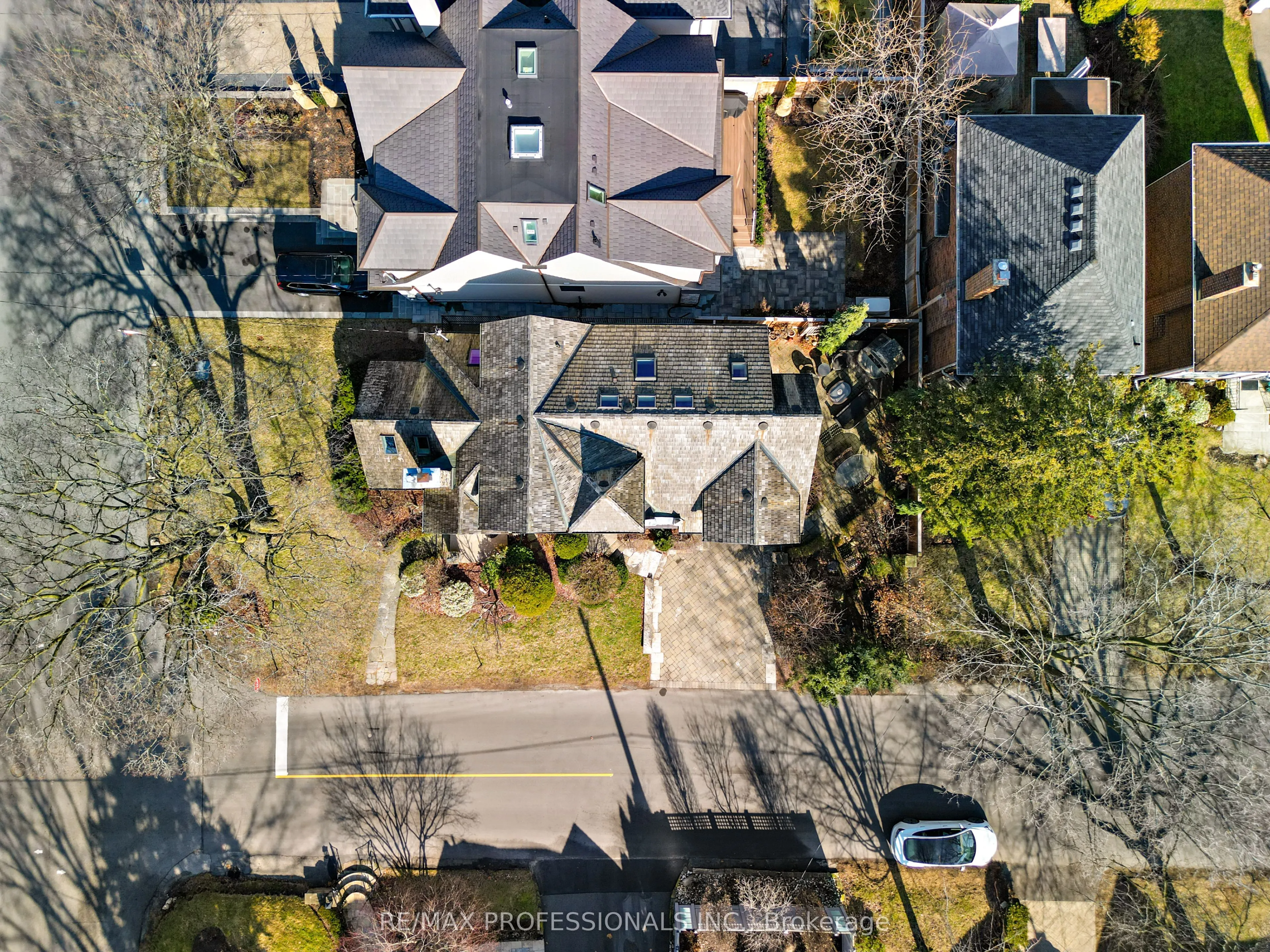 231 Grenview Boulevard S