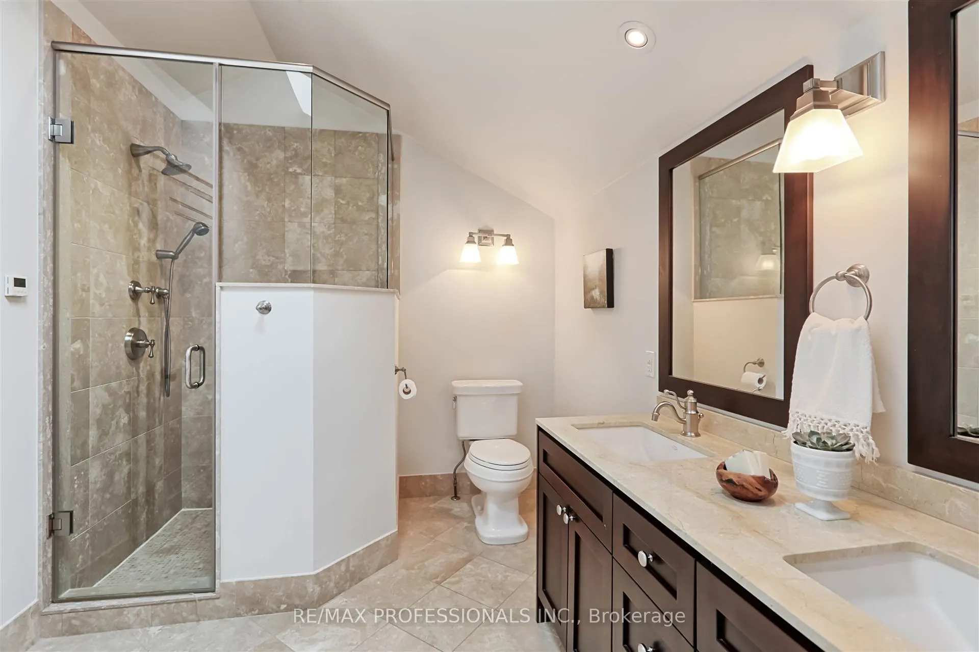 231 Grenview Boulevard S