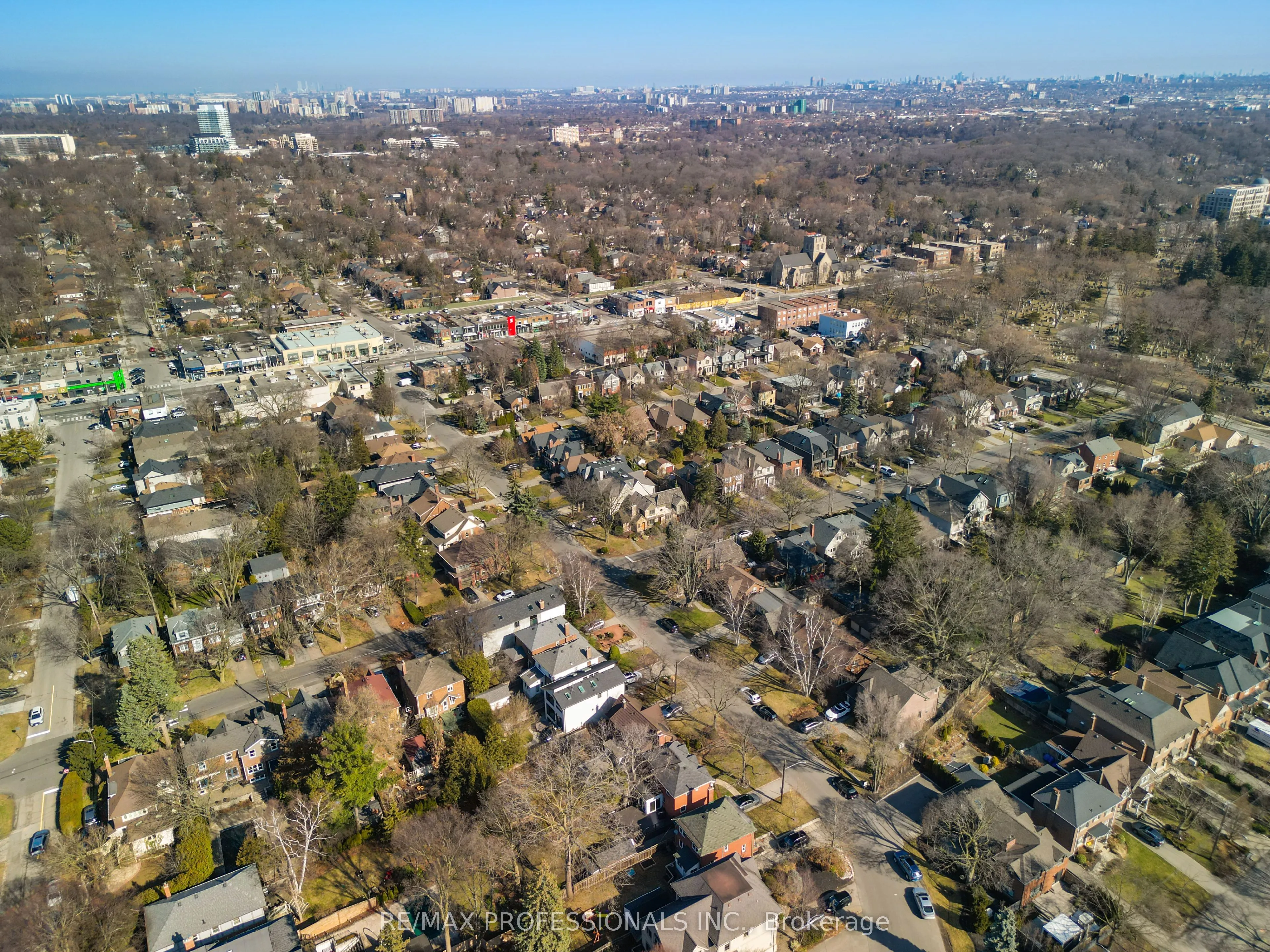 231 Grenview Boulevard S