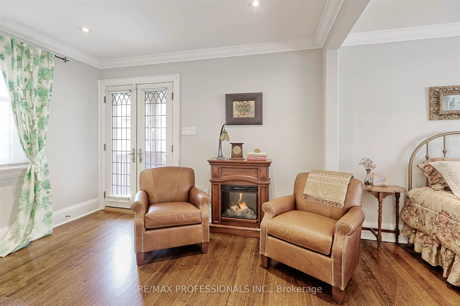 231 Grenview Boulevard S
