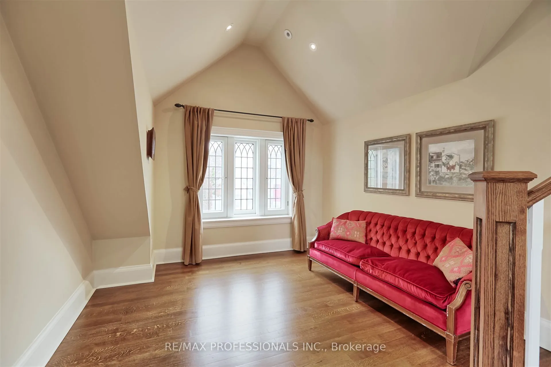 231 Grenview Boulevard S