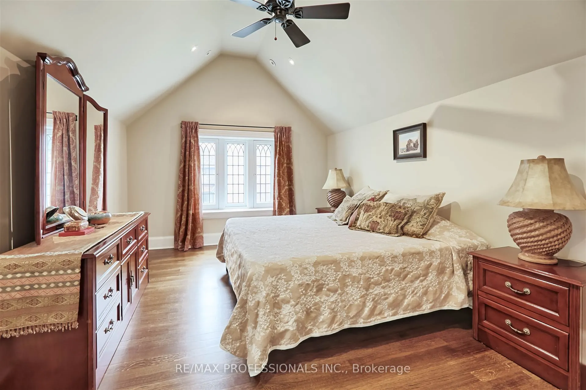 231 Grenview Boulevard S