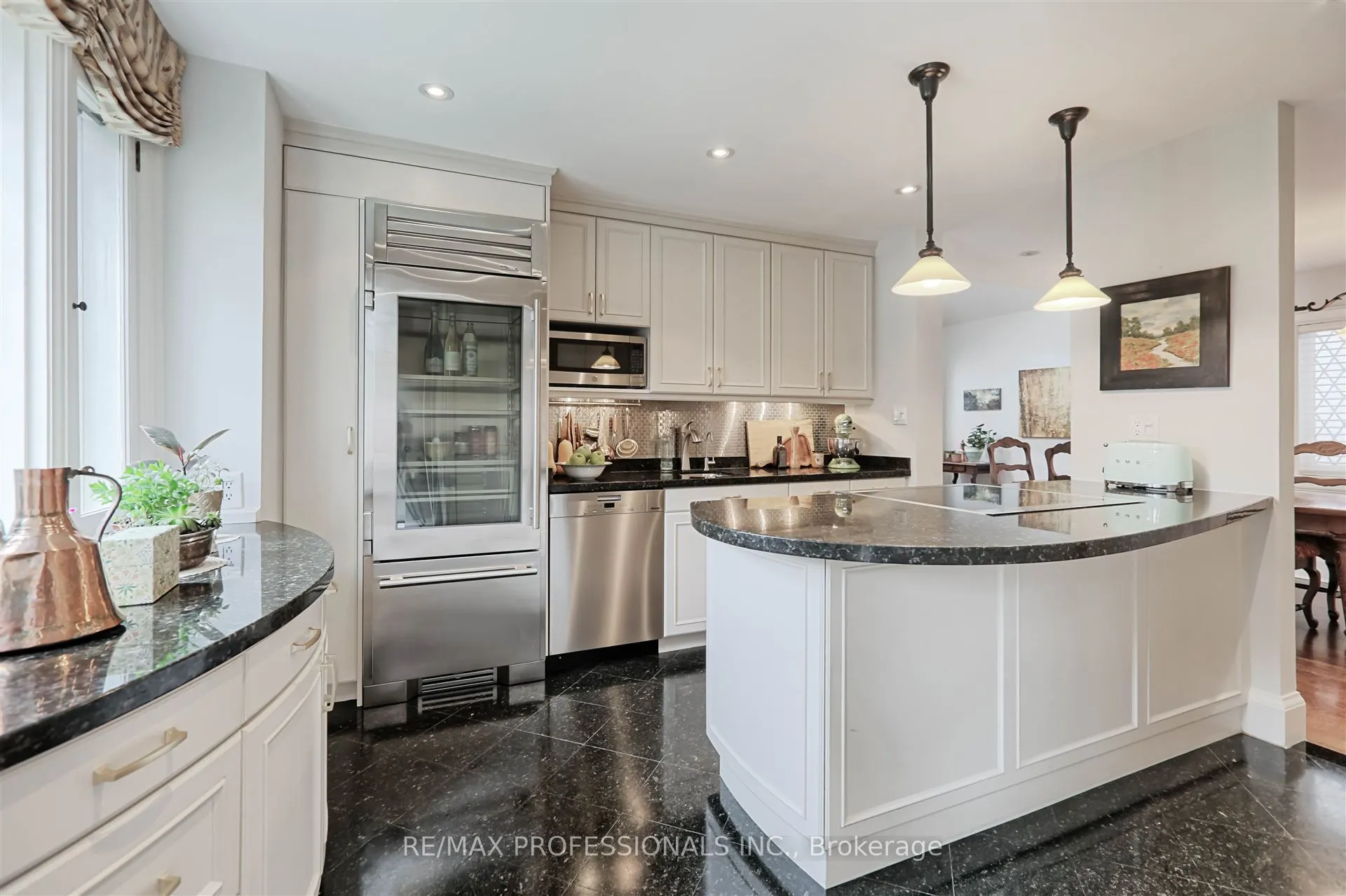231 Grenview Boulevard S
