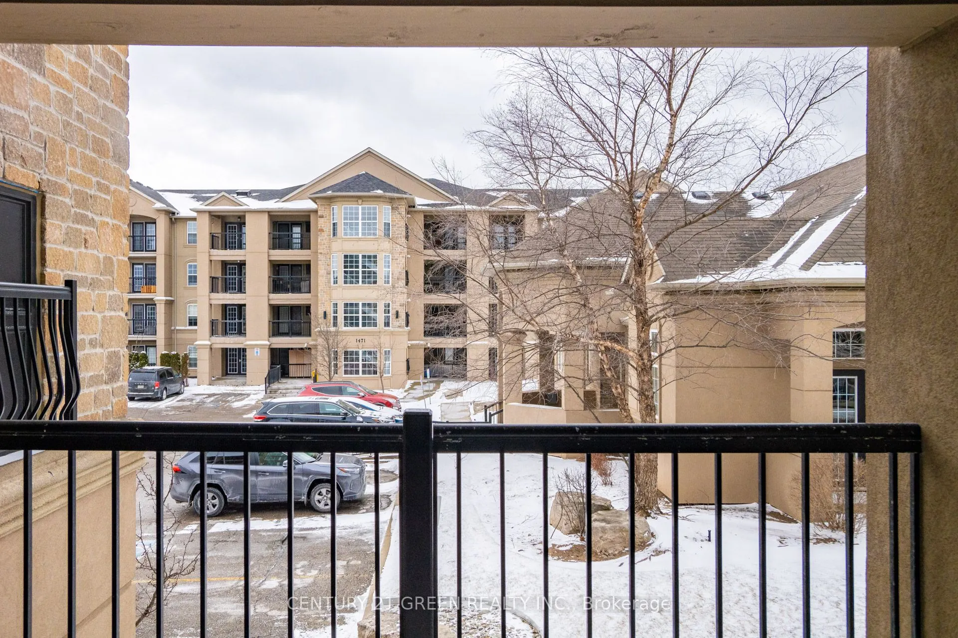 1479 Maple Avenue, #206